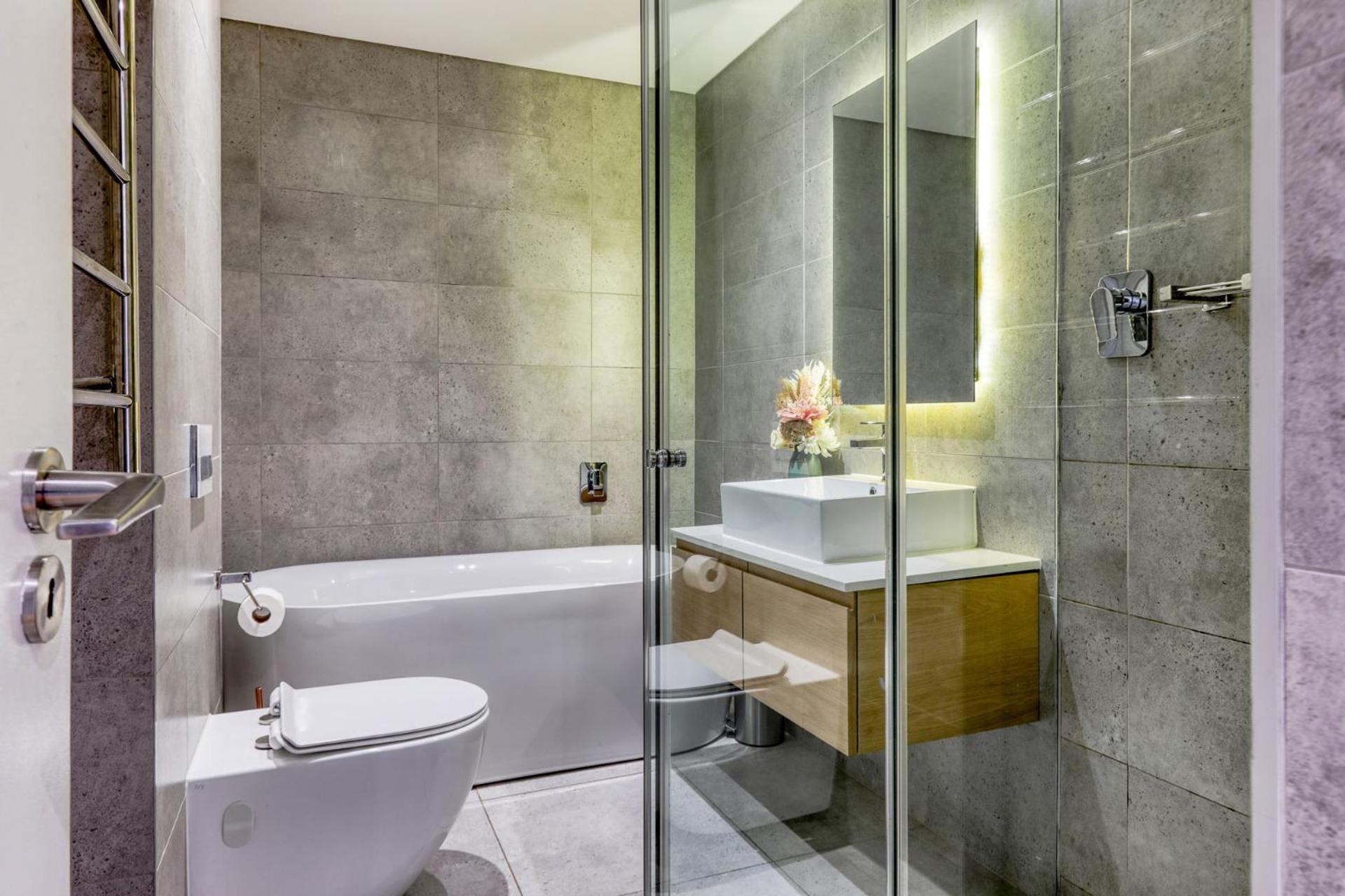 Tranquil Apartment on the Promenade view 4