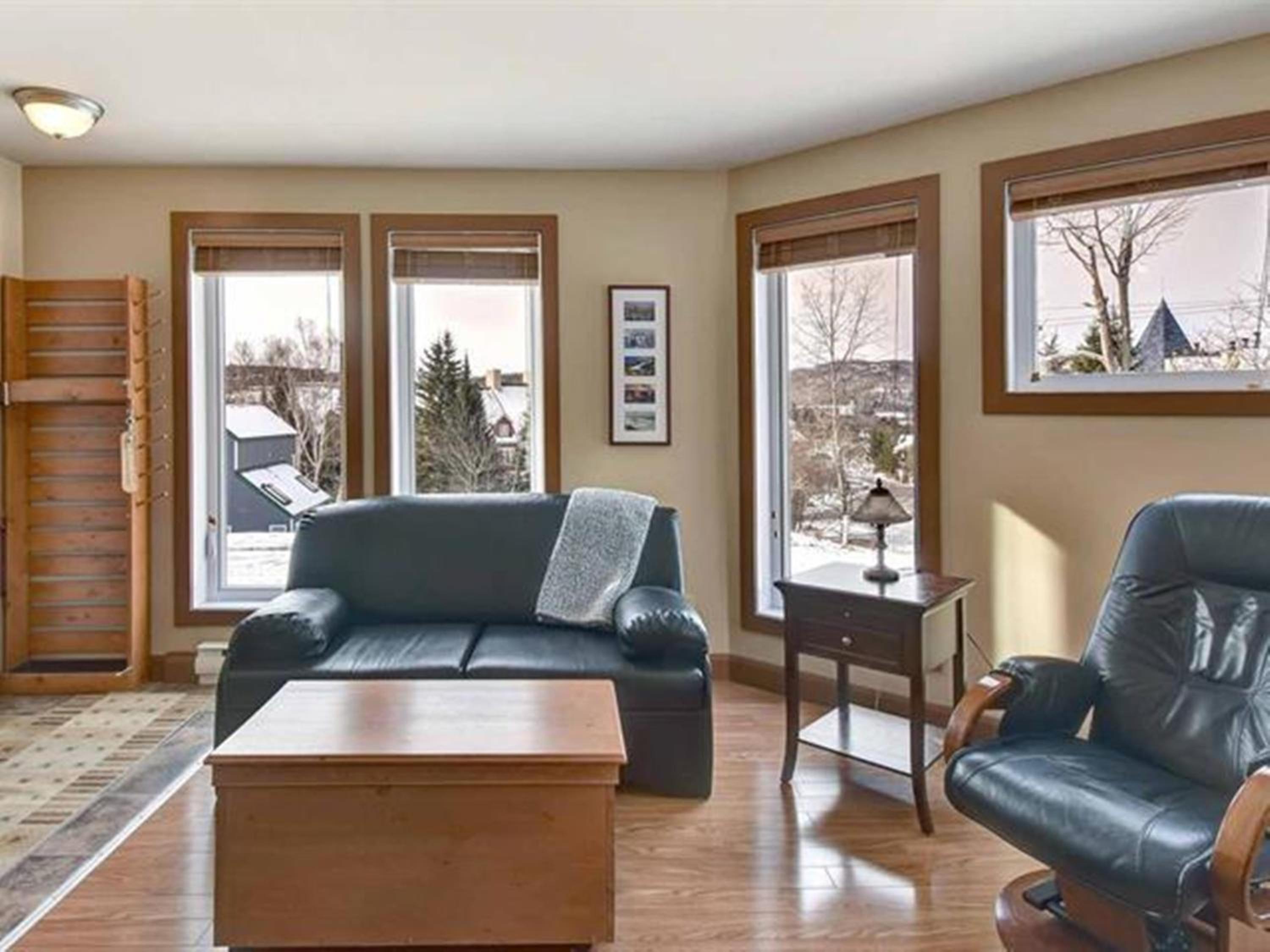Bright Condo near the Lake by GLOBALSTAY
