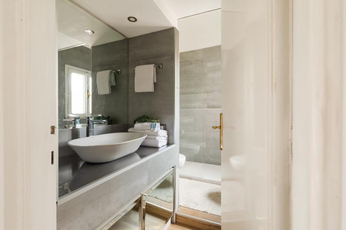 Trilussa Stylish Penthouse