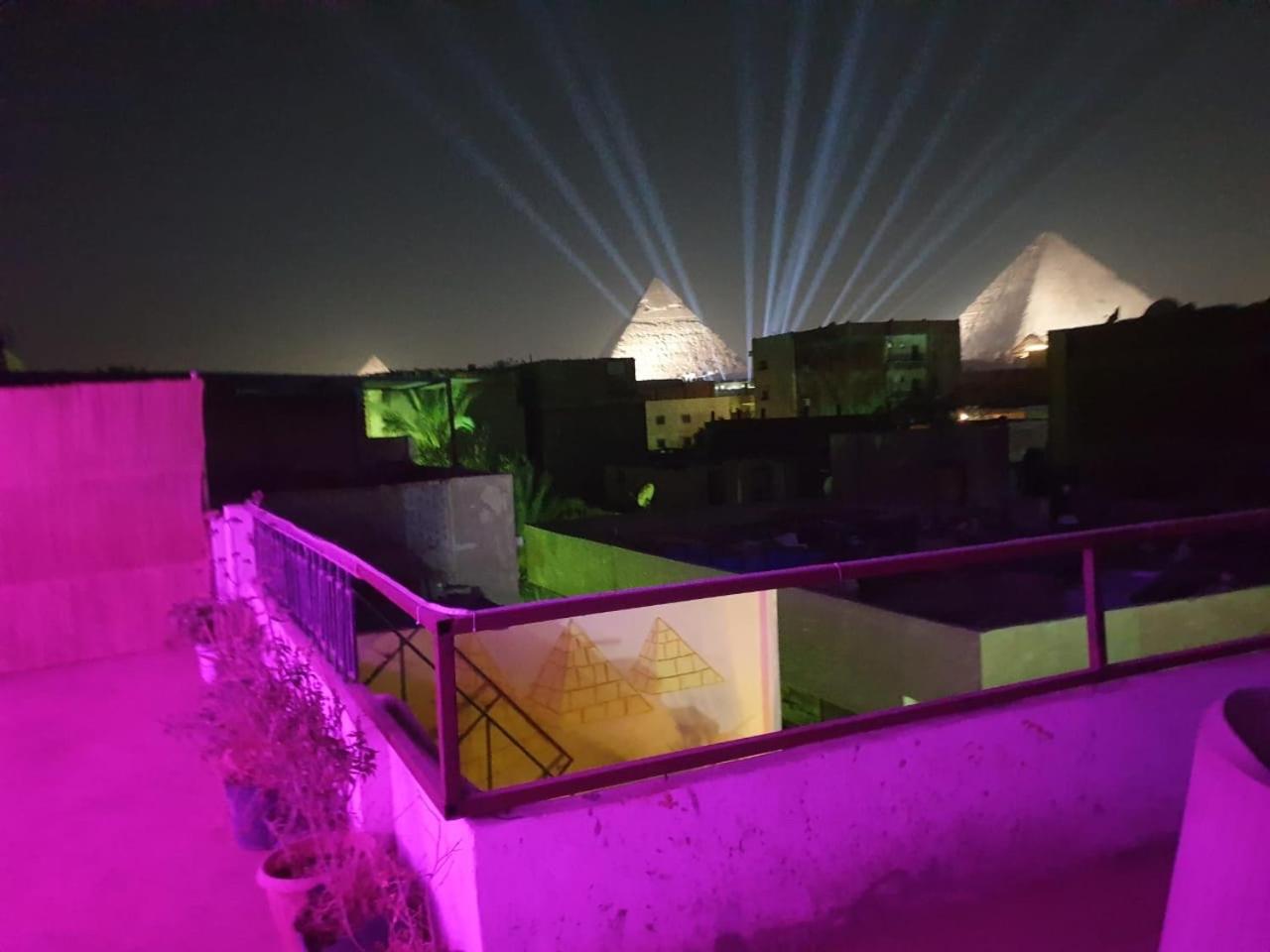 Jana Pyramids view inn