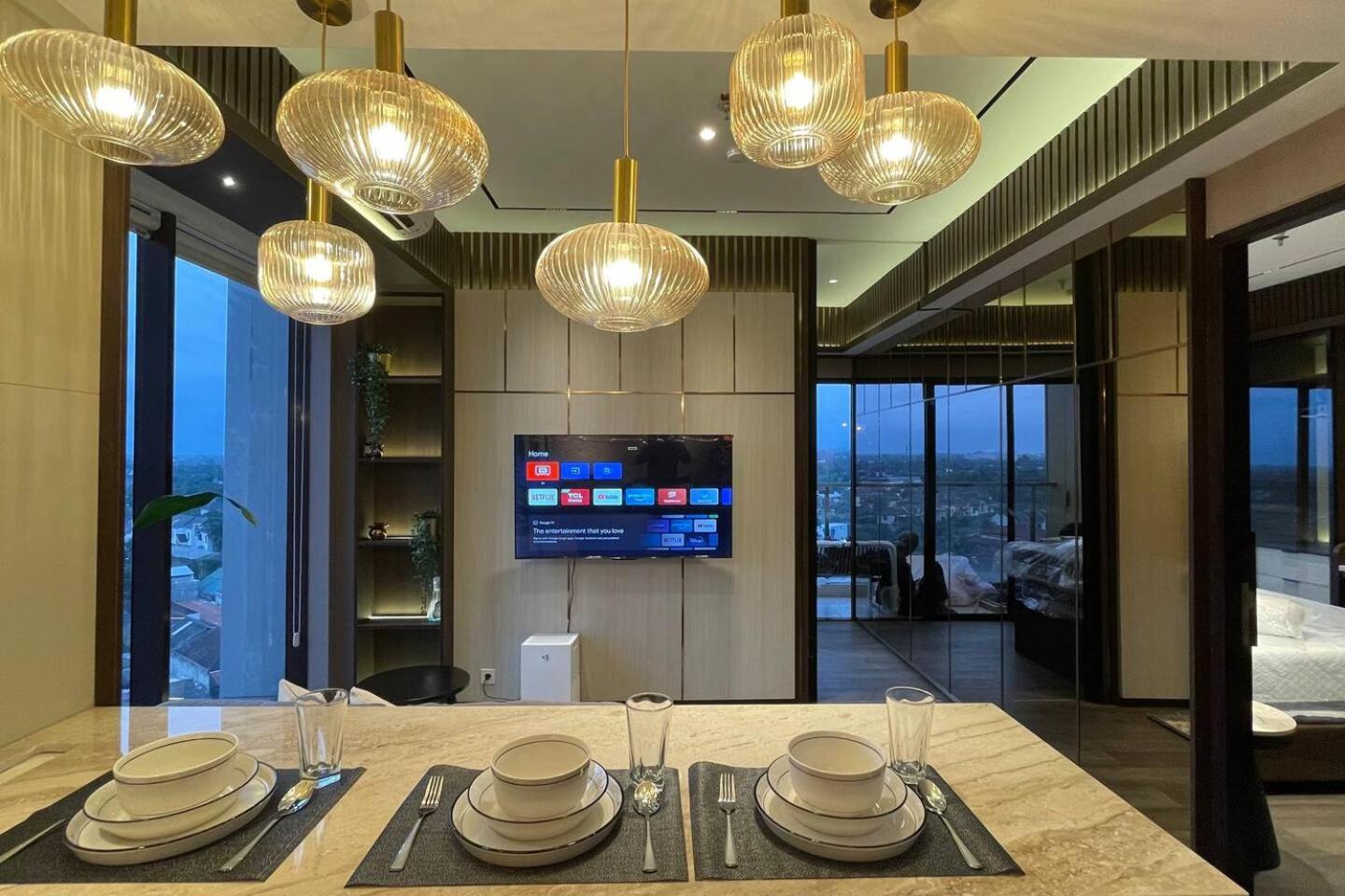 Stunning 2 Bedroom Apartment view 3