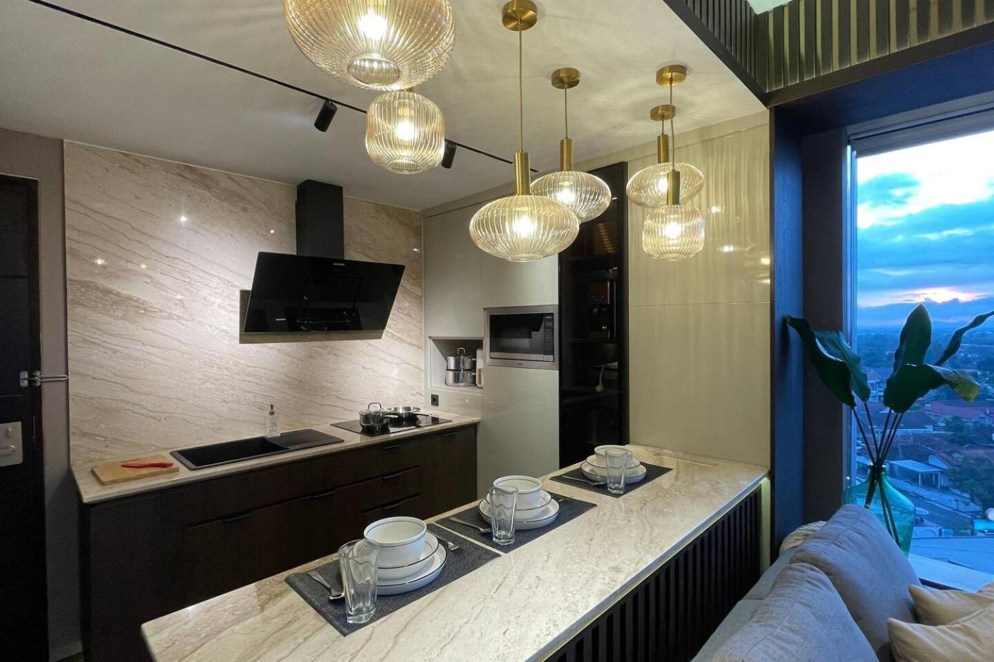 Stunning 2 Bedroom Apartment view 5