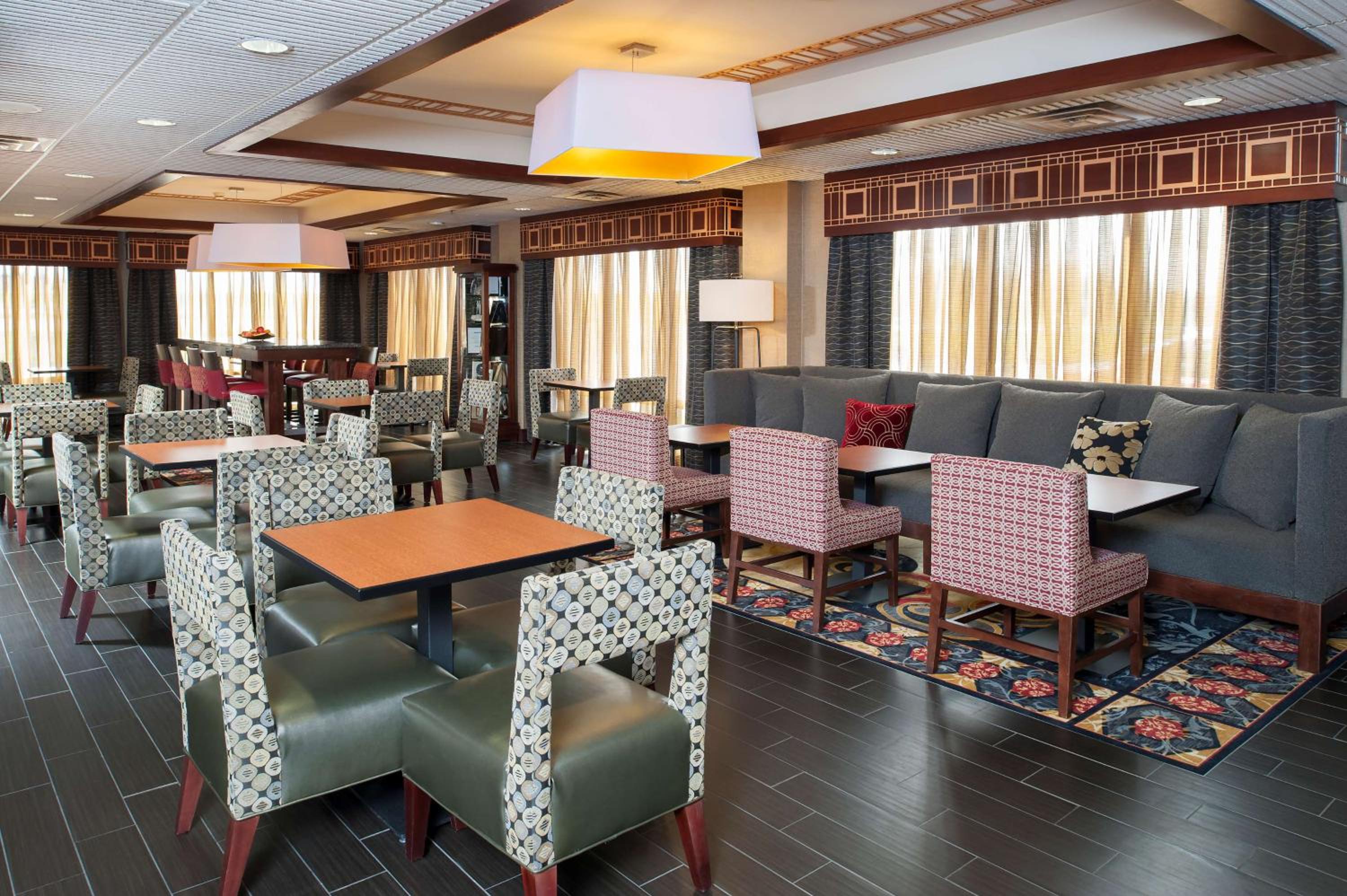 Seymour Vacations - Hampton Inn Seymour - Property Image 6