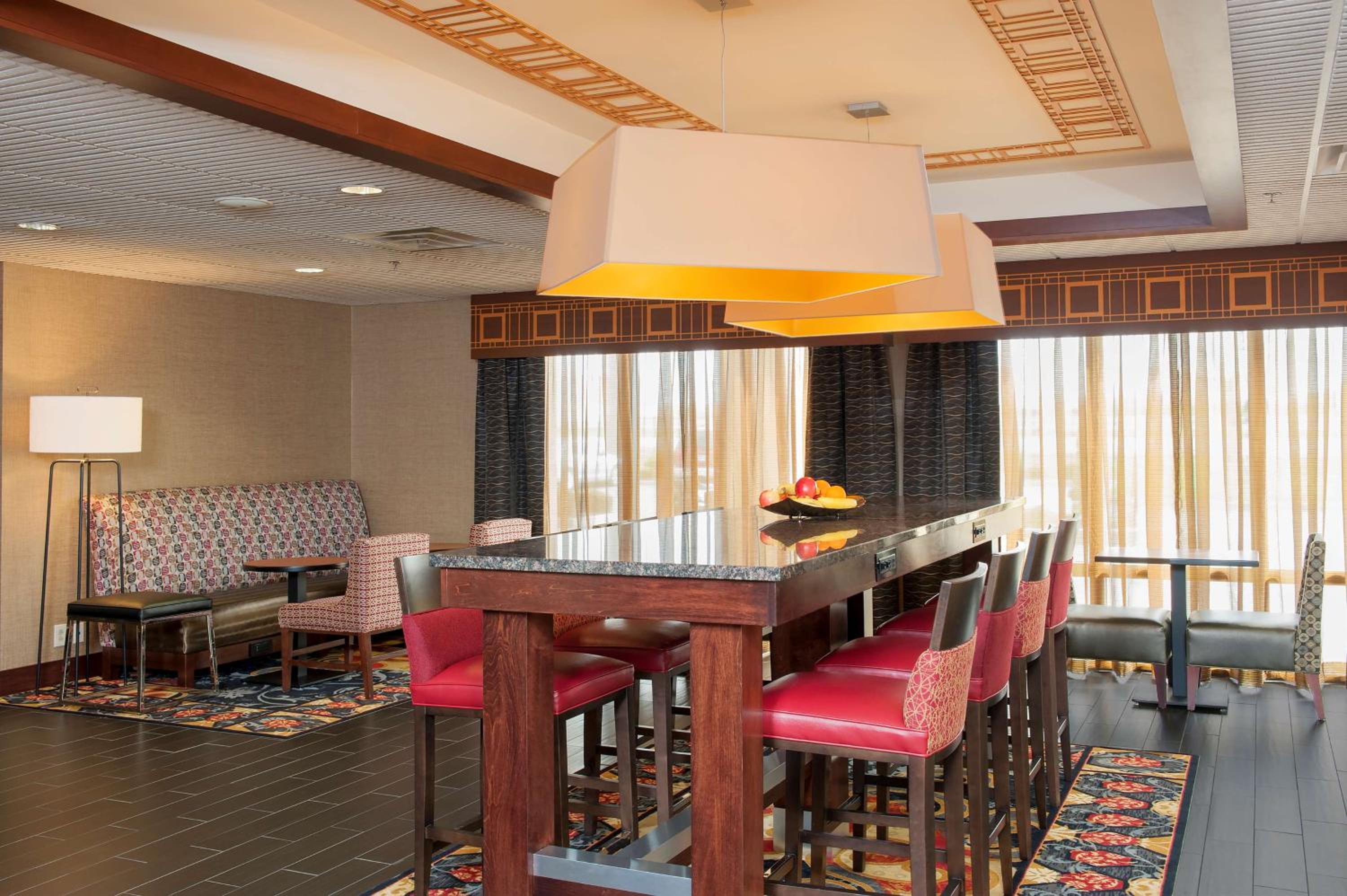 Seymour Vacations - Hampton Inn Seymour - Property Image 8