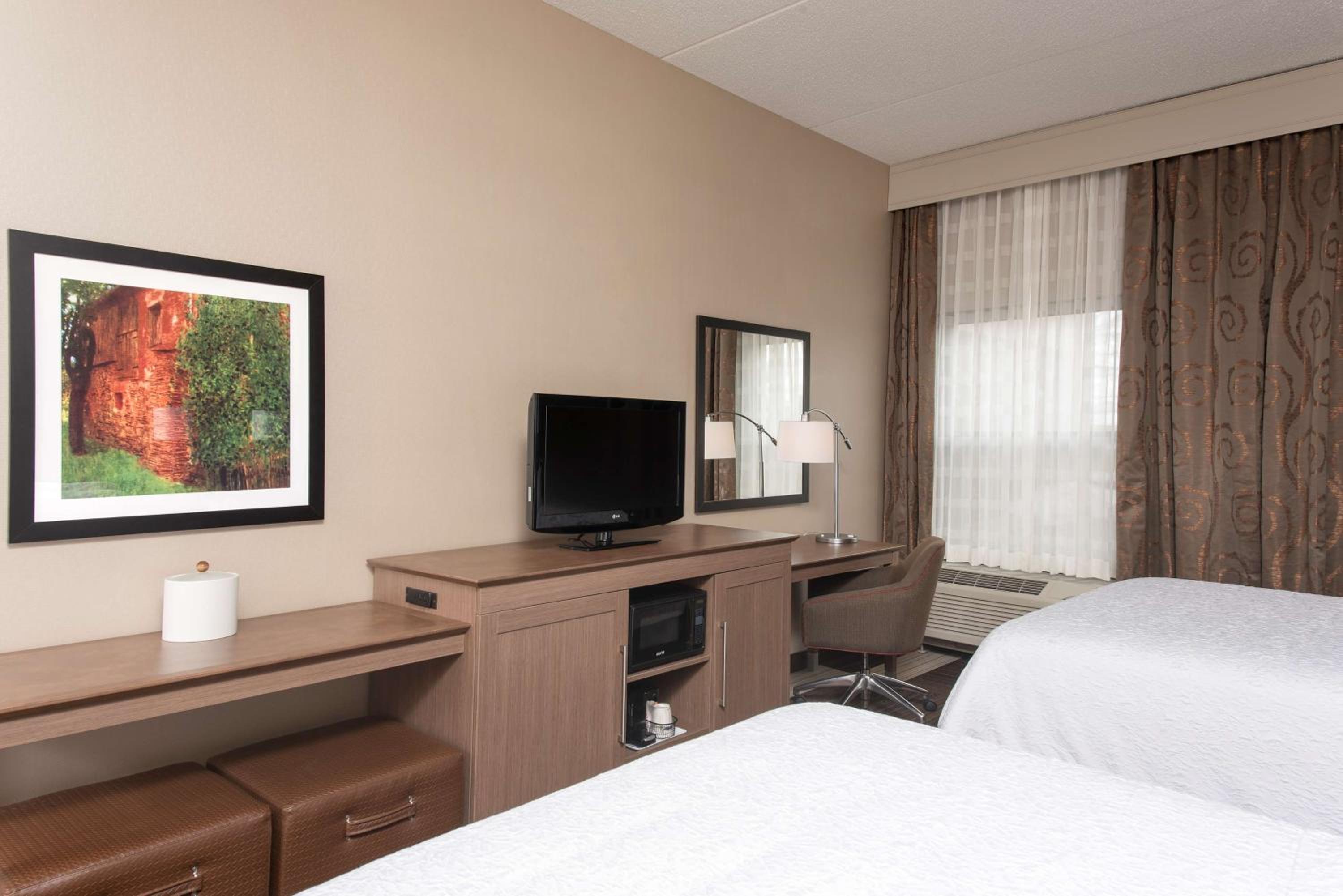 Seymour Vacations - Hampton Inn Seymour - Property Image 17