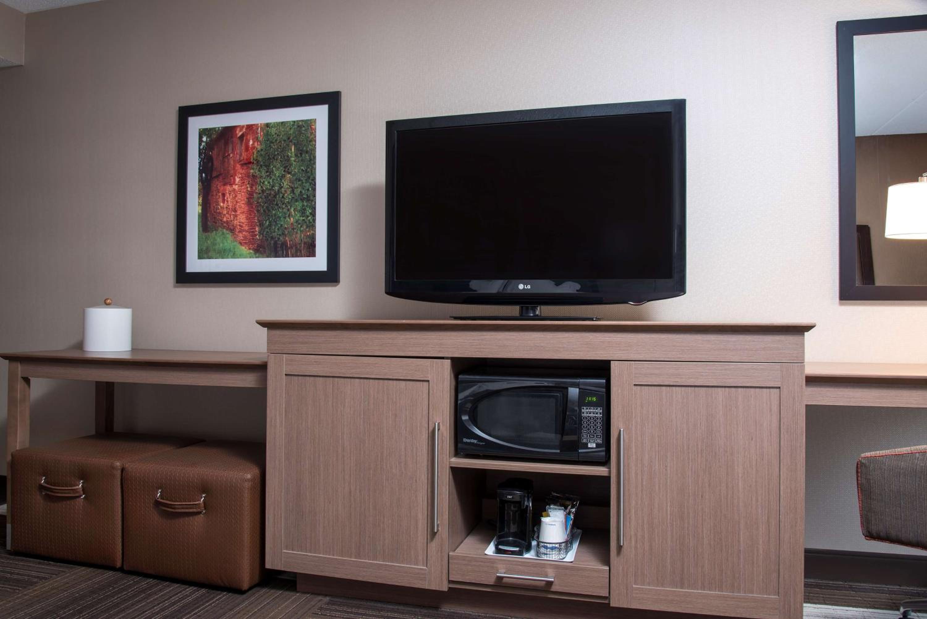 Seymour Vacations - Hampton Inn Seymour - Property Image 41