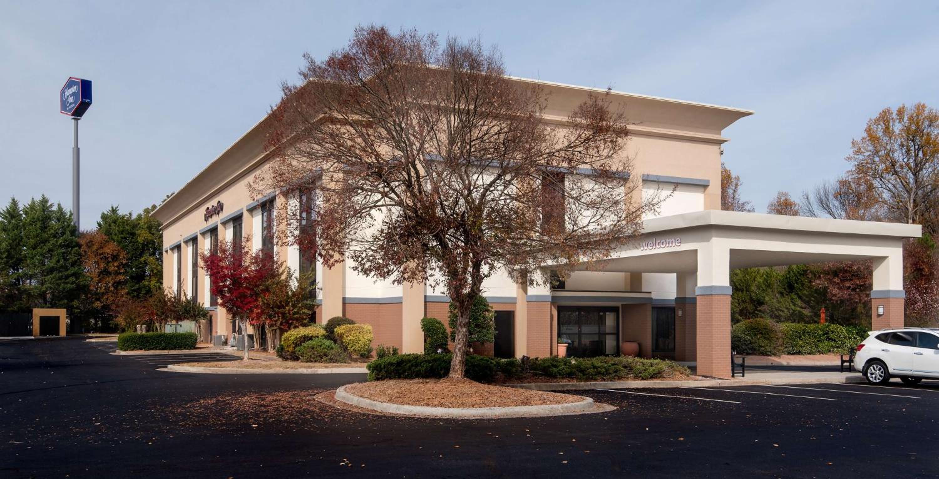 Commerce Vacations - Hampton Inn Commerce - Property Image 1