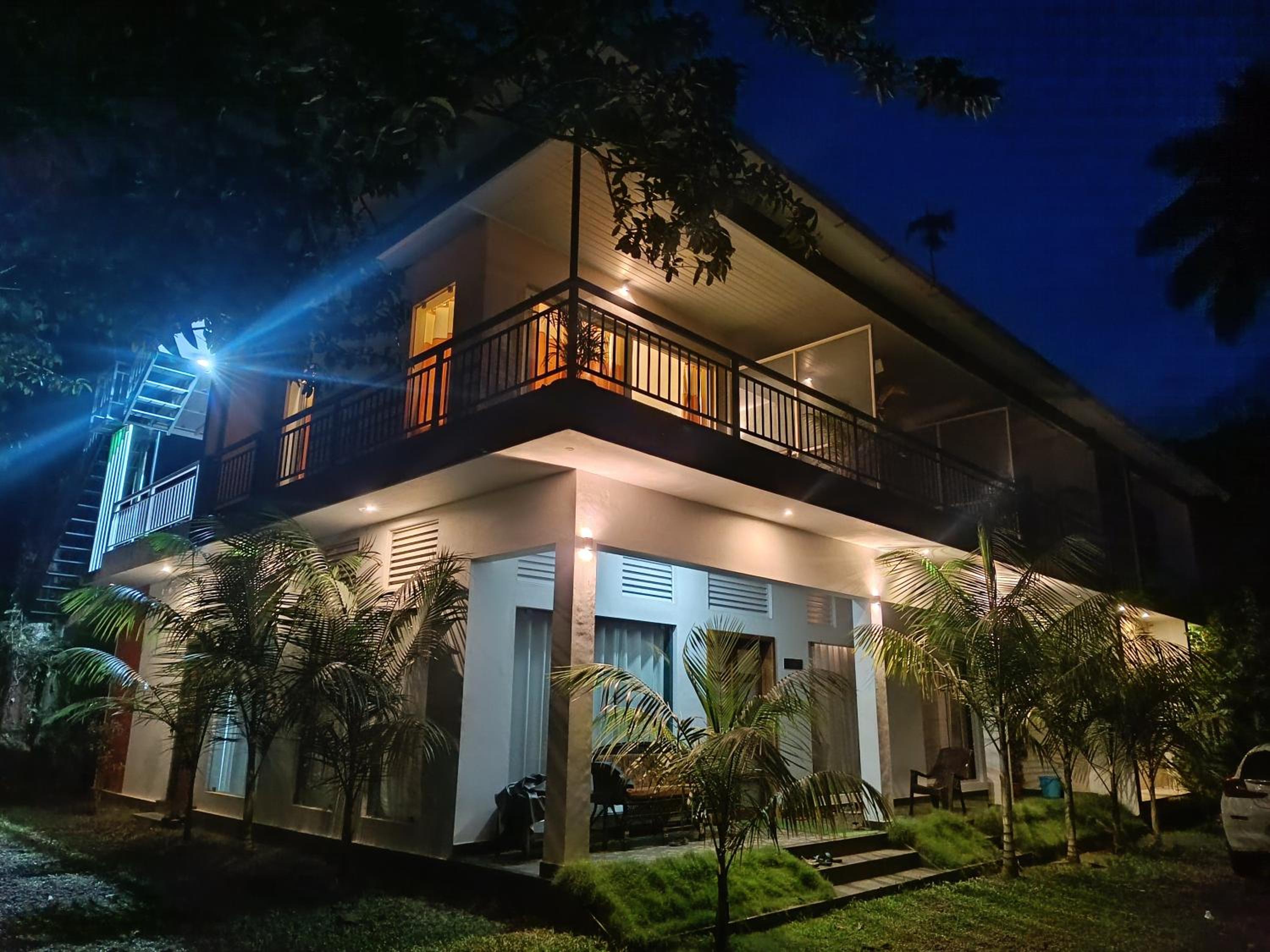 Riverbench Homestay Munnar, Anaviratty view 2