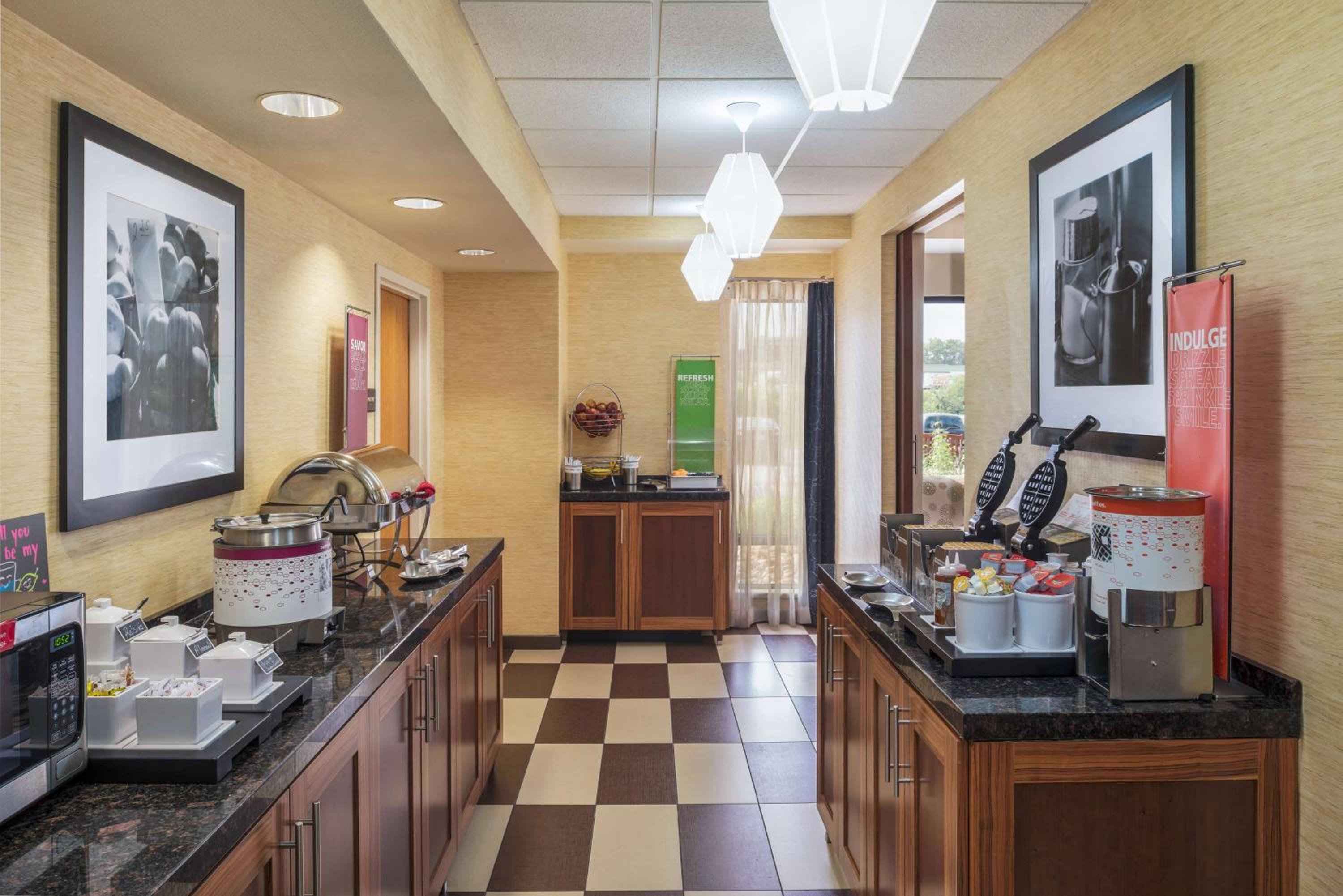 Columbia Vacations - Hampton Inn Columbia - Property Image 35