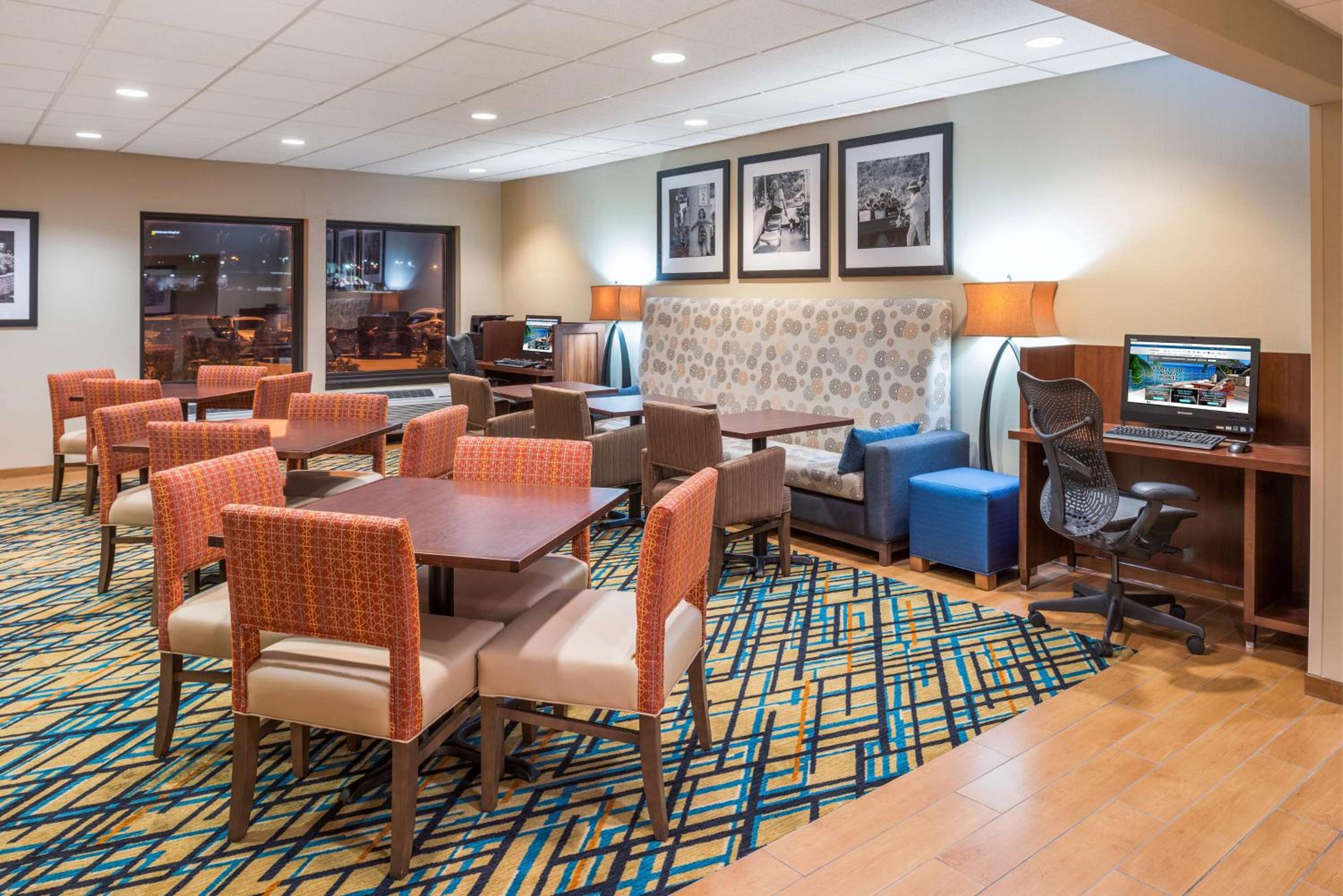 Columbia Vacations - Hampton Inn Columbia - Property Image 27