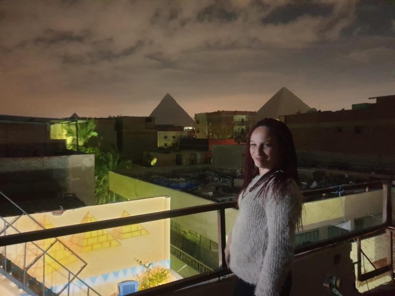 Jana Pyramids view inn