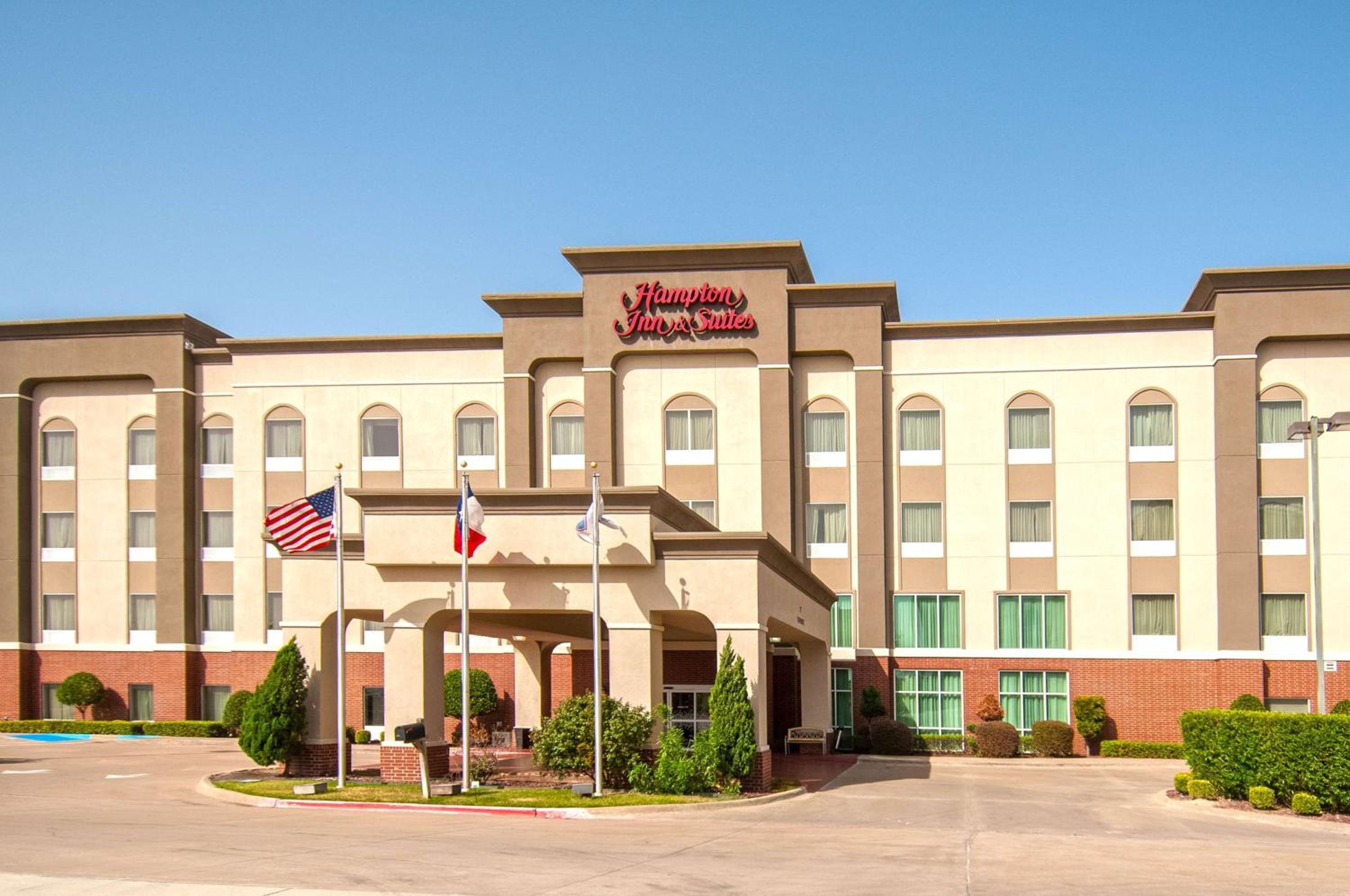 Dallas Vacations - Hampton Inn and Suites Waxahachie - Property Image 1