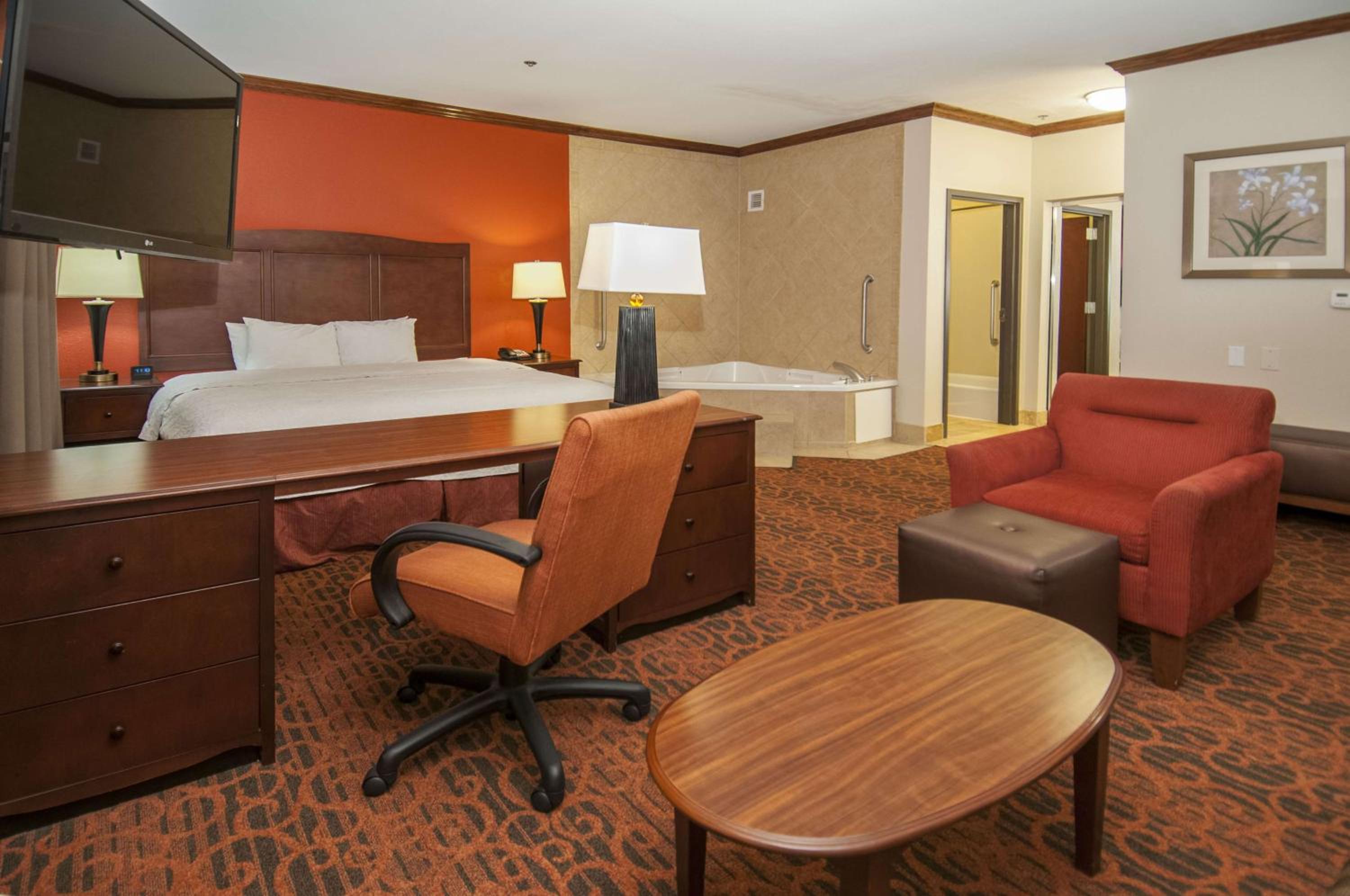 Hampton Inn and Suites Waxahachie - Property Image 11