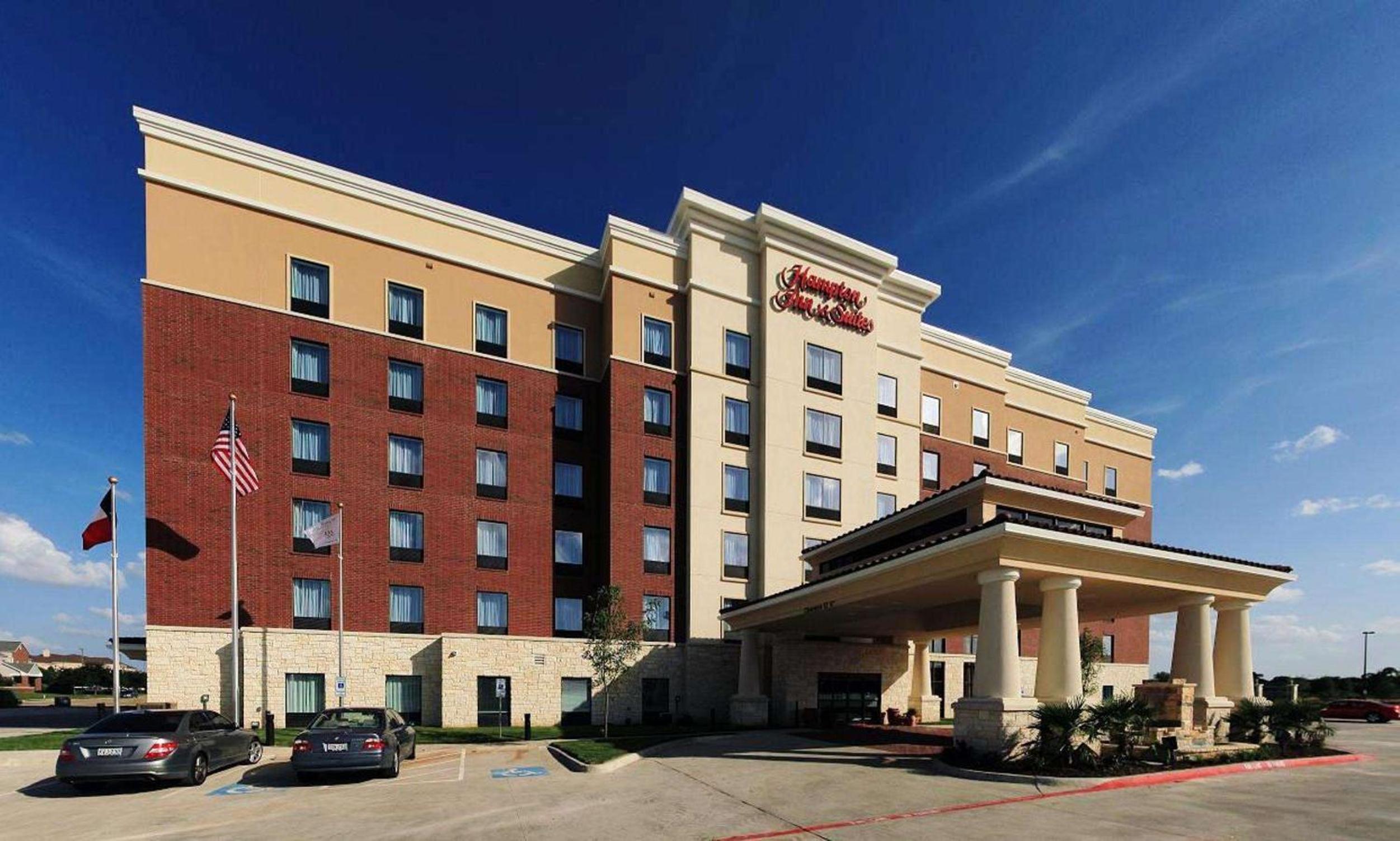 Dallas / Fort Worth Vacations - Hampton Inn and Suites Dallas/Lewisville-Vista Ridge Mall - Property Image 3