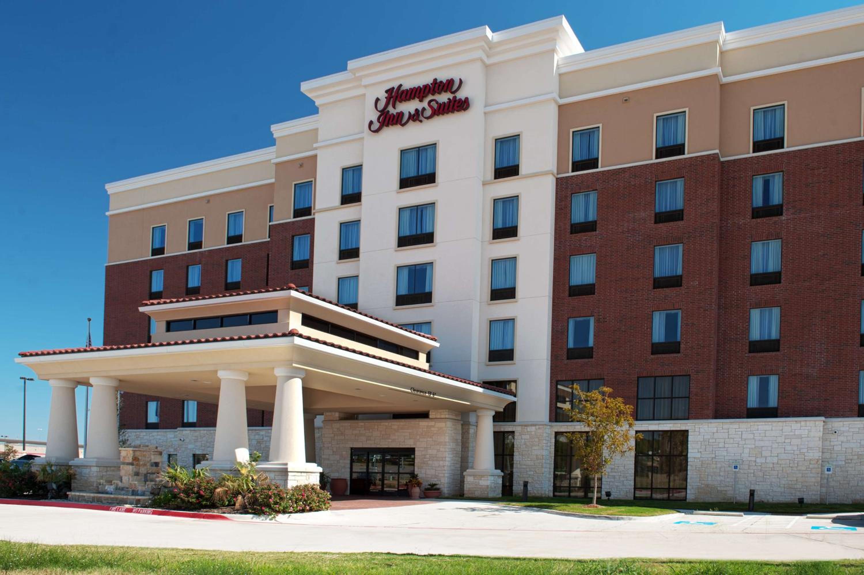 Dallas / Fort Worth Vacations - Hampton Inn and Suites Dallas/Lewisville-Vista Ridge Mall - Property Image 2
