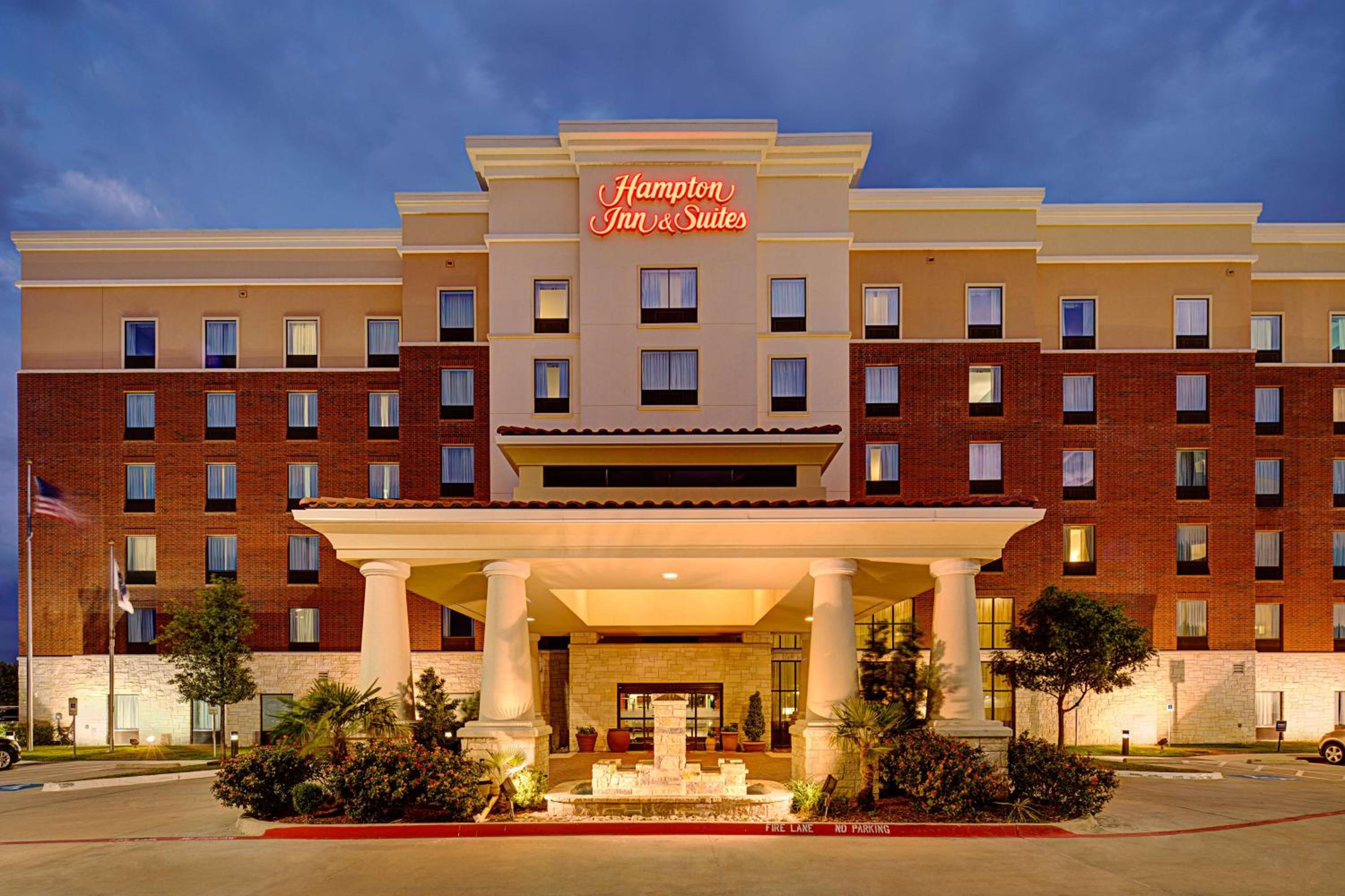 Dallas / Fort Worth Vacations - Hampton Inn and Suites Dallas/Lewisville-Vista Ridge Mall - Property Image 1