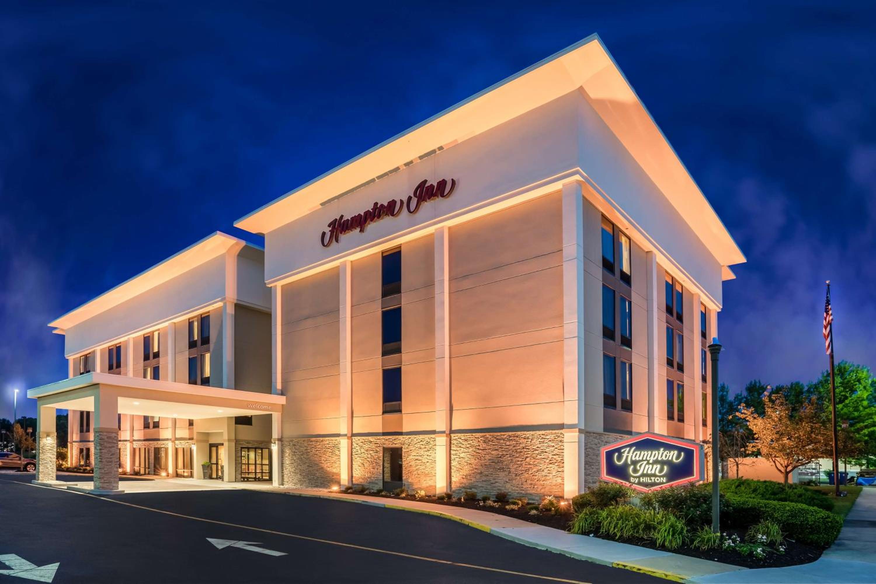 Dover Vacations - Hampton Inn Dover - Property Image 1
