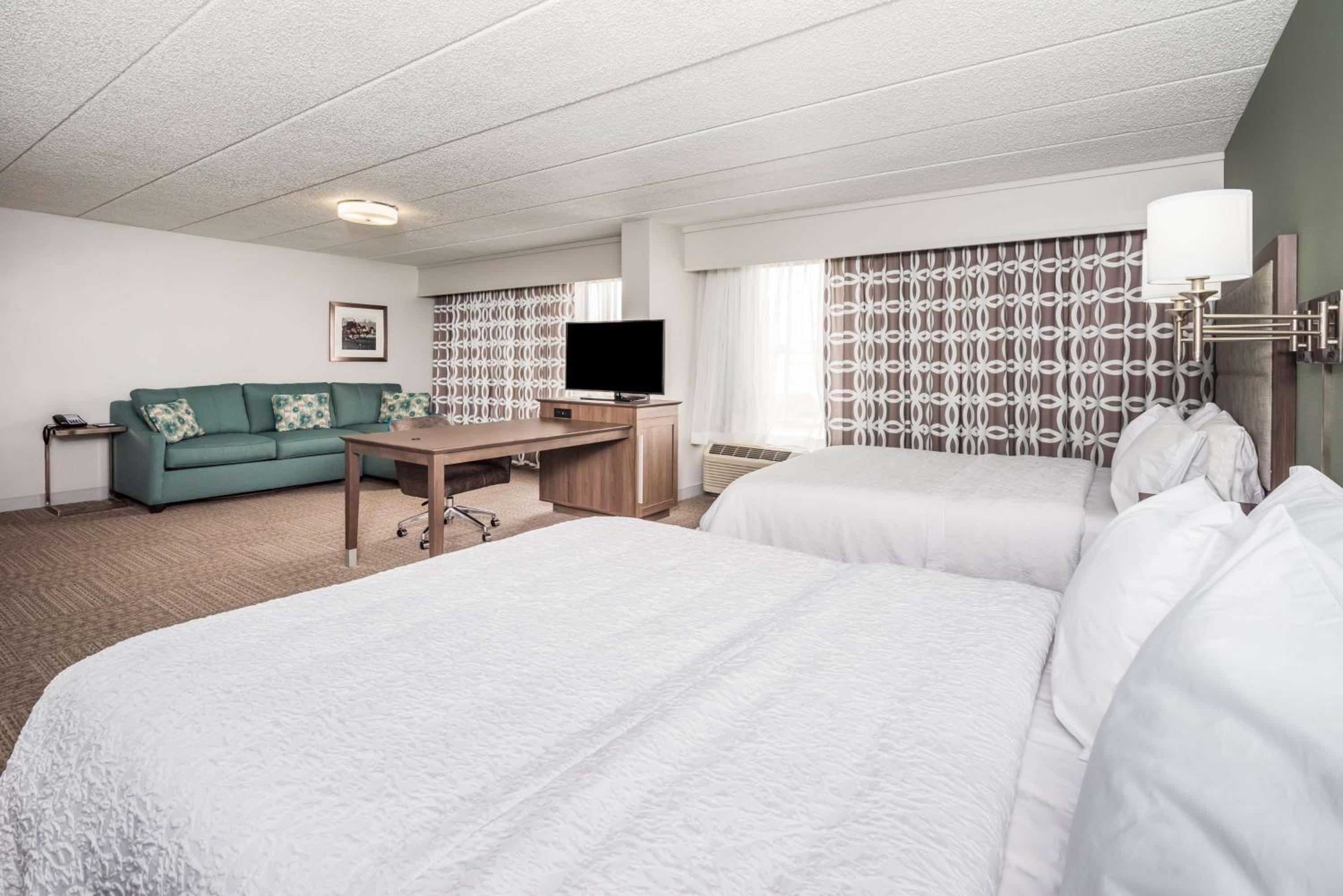 Dover Vacations - Hampton Inn Dover - Property Image 5