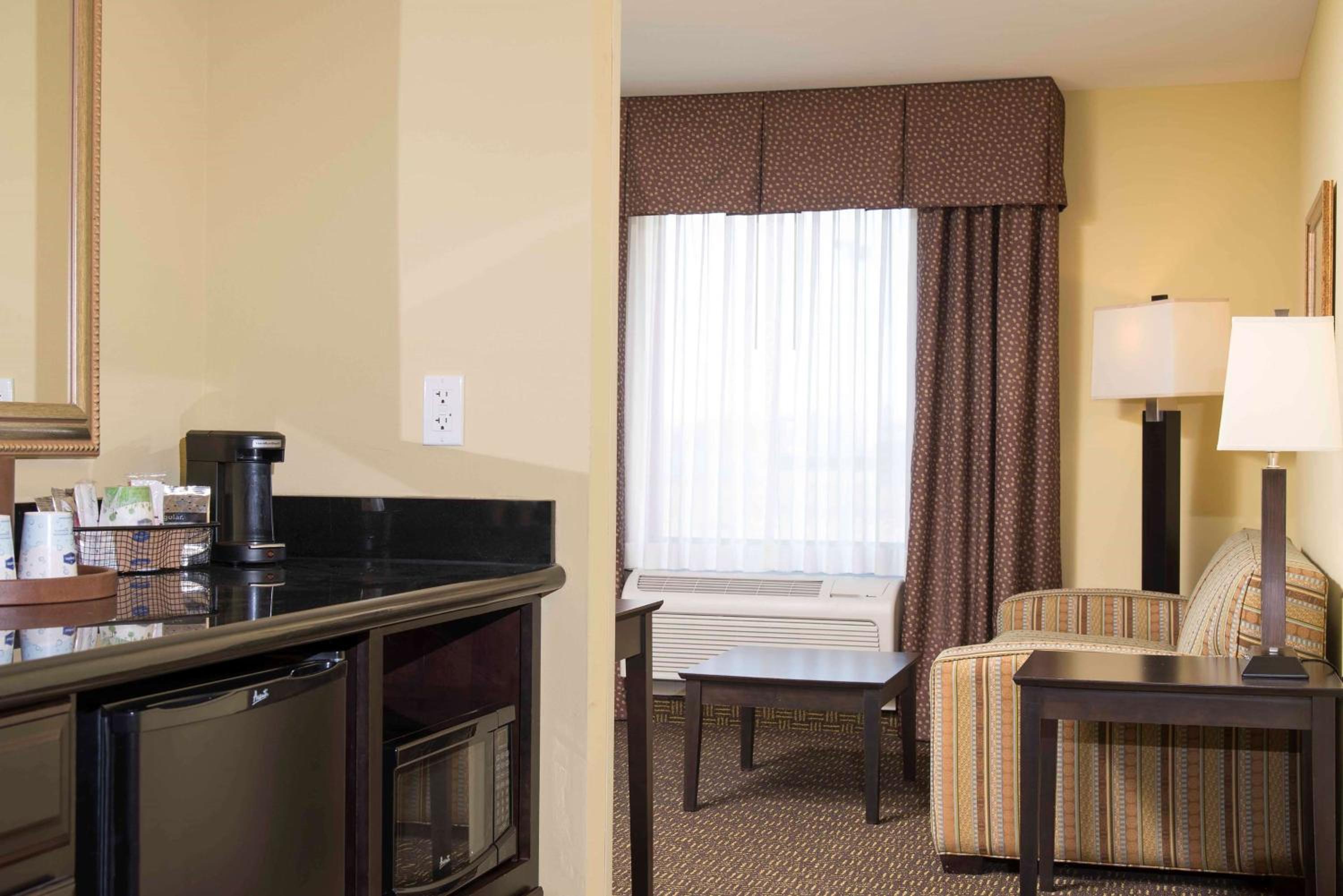 Danville Vacations - Hampton Inn  Suites Danville - Property Image 15