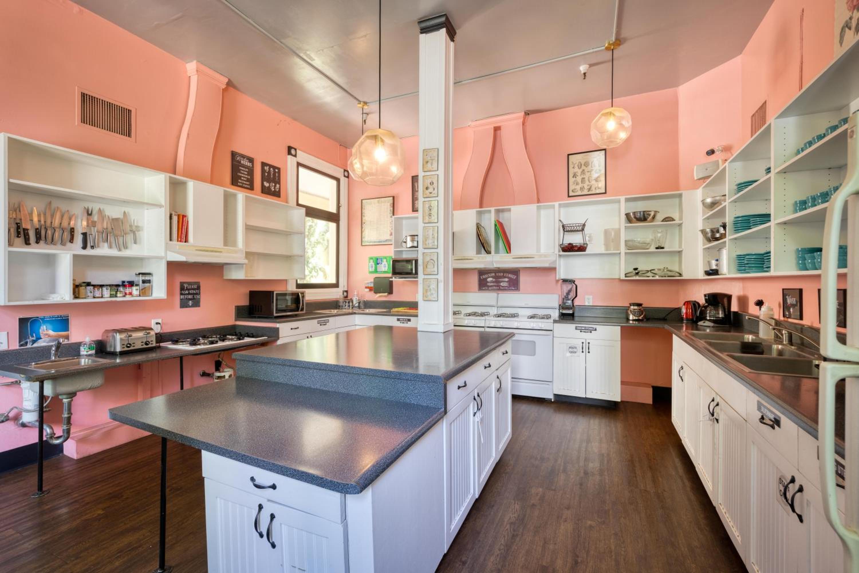 HI Sacramento Hostel