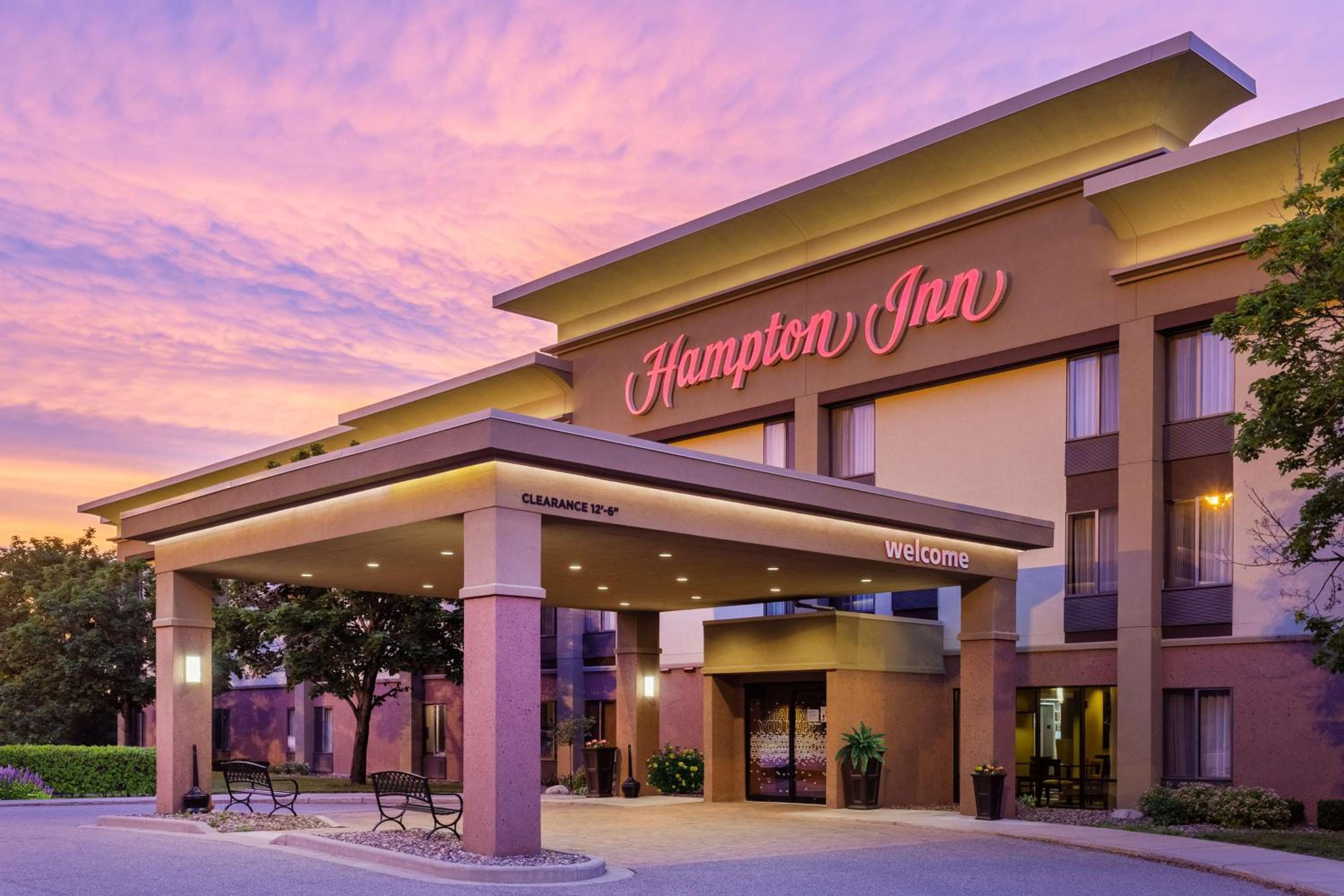 Hotel Hampton Inn Eau Claire - Image 1