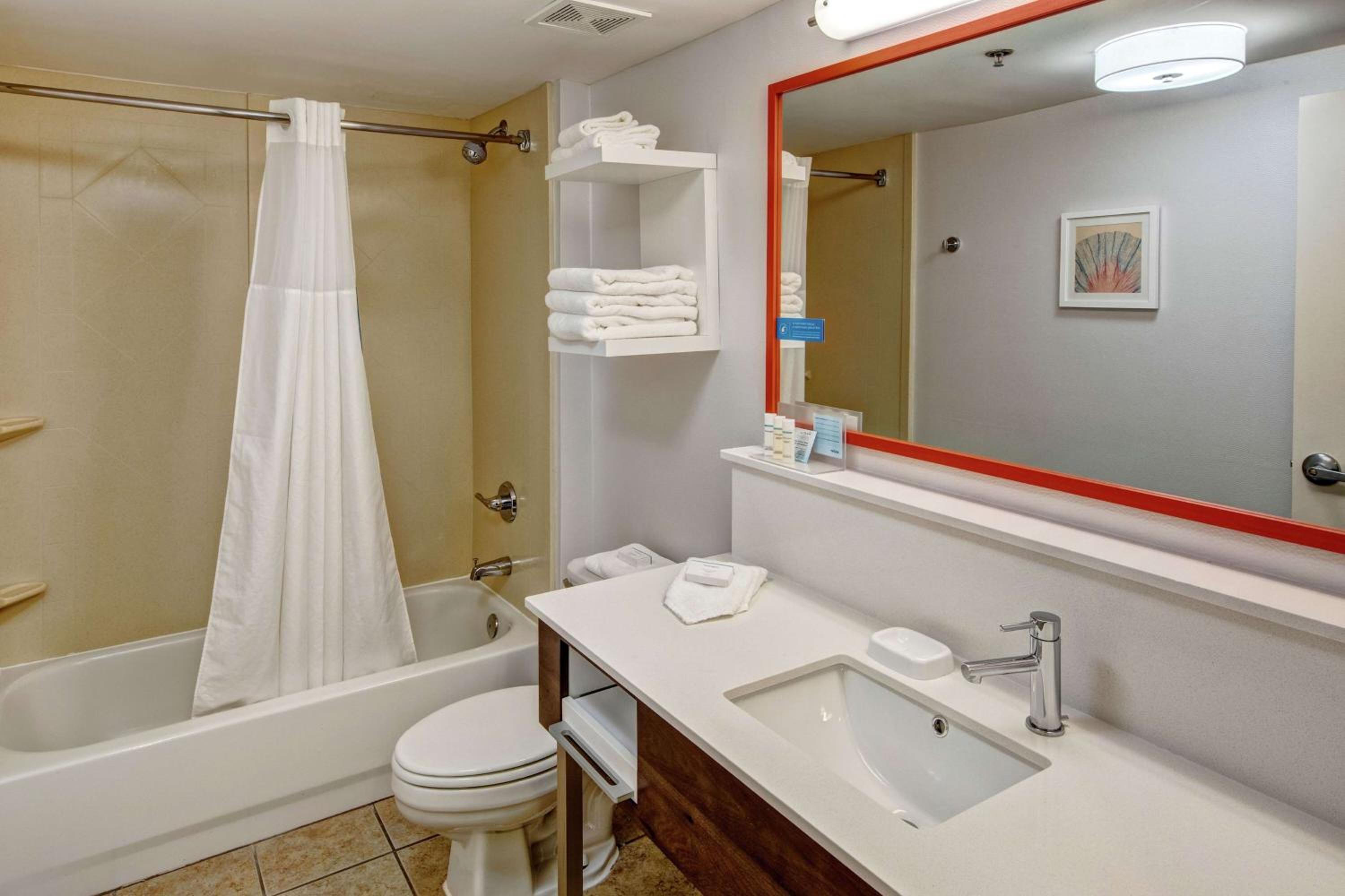 Elizabeth City Vacations - Hampton Inn Elizabeth City - Property Image 4