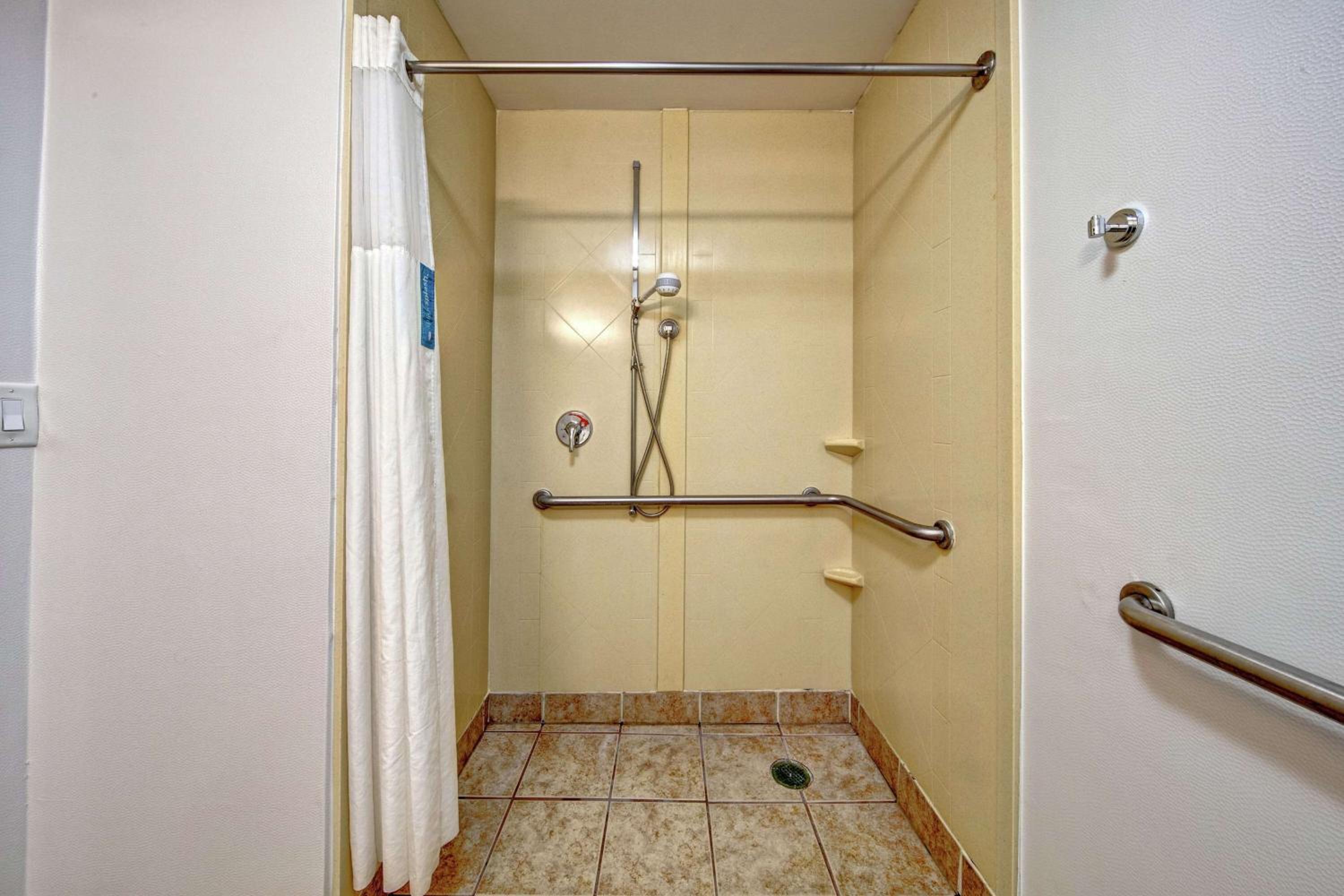Elizabeth City Vacations - Hampton Inn Elizabeth City - Property Image 7