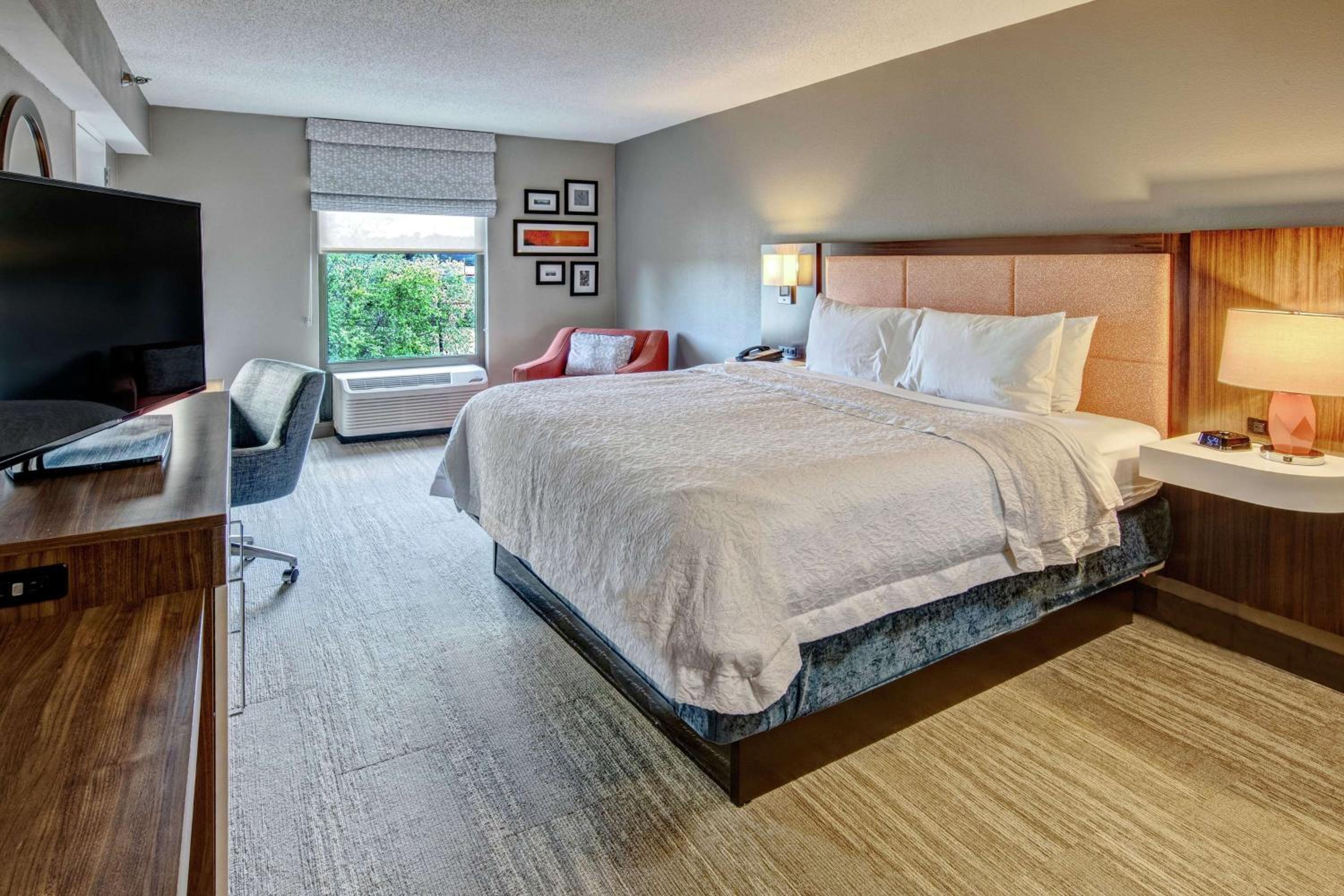 Elizabeth City Vacations - Hampton Inn Elizabeth City - Property Image 1
