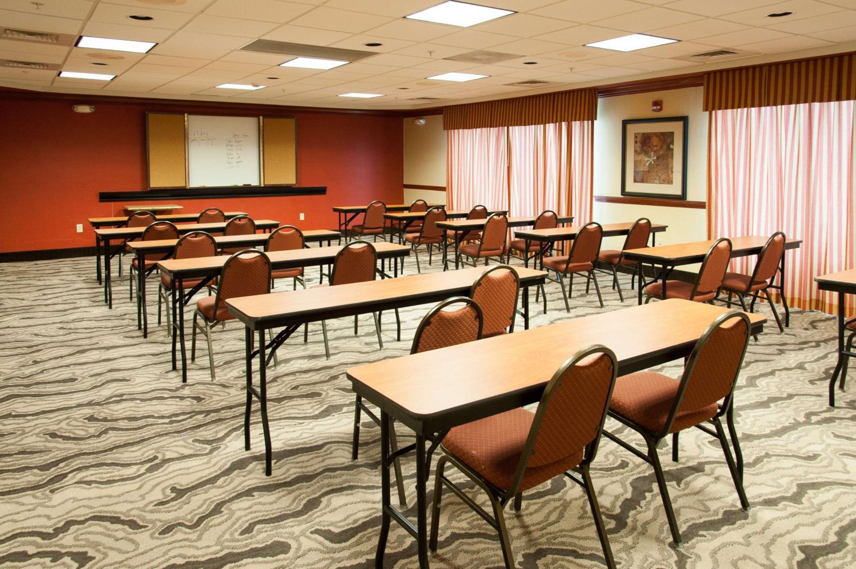 Enterprise Vacations - Hampton Inn Enterprise - Property Image 8