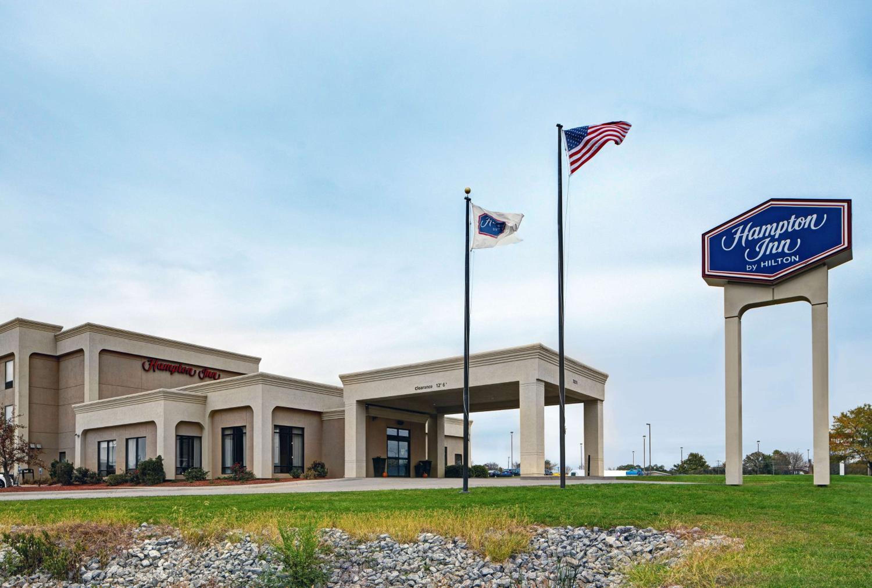 Hotel Hampton Inn Keokuk - Image 1