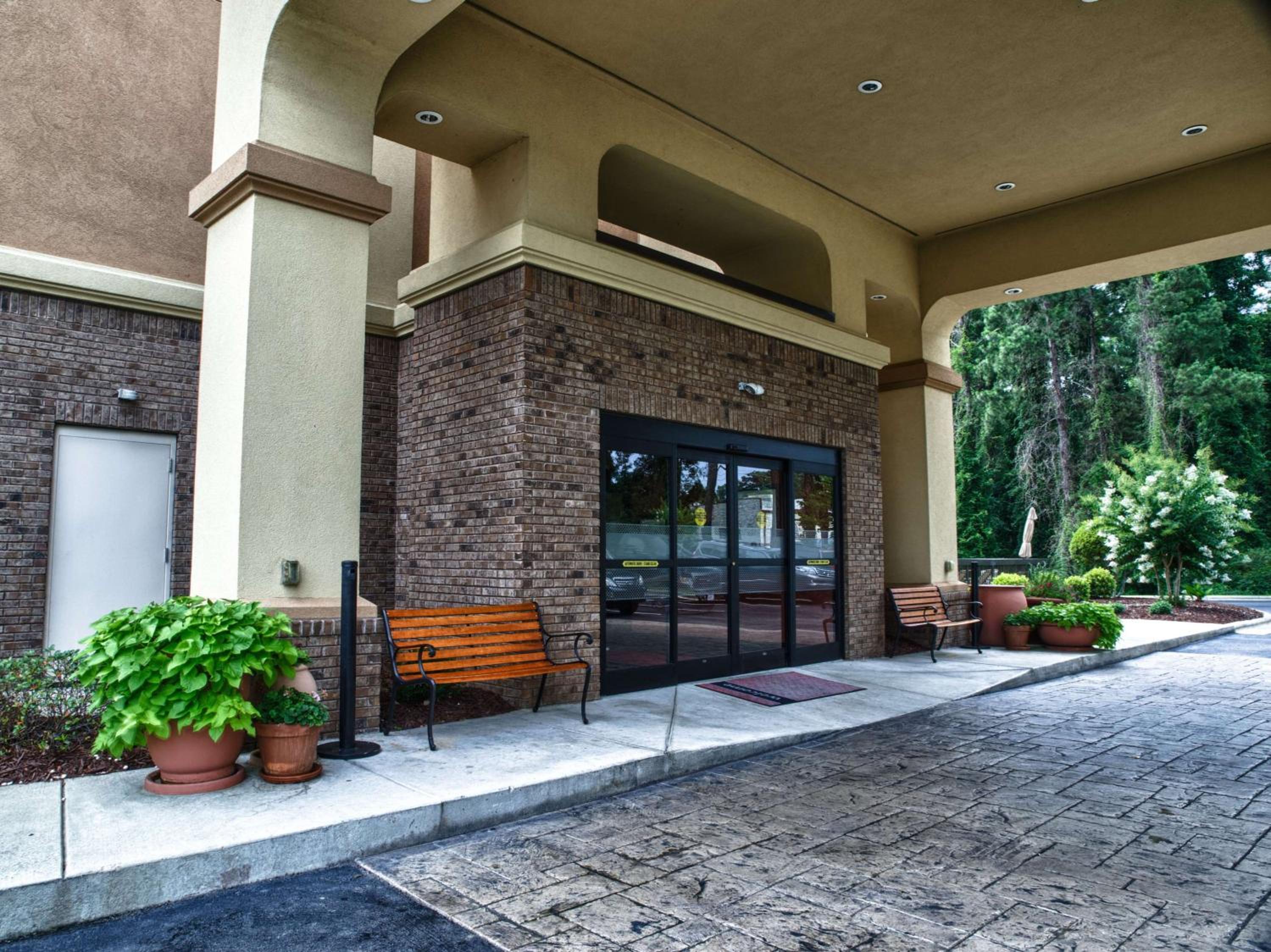 Spring Lake Vacations - Hampton Inn Spring Lake Fayetteville - Property Image 16