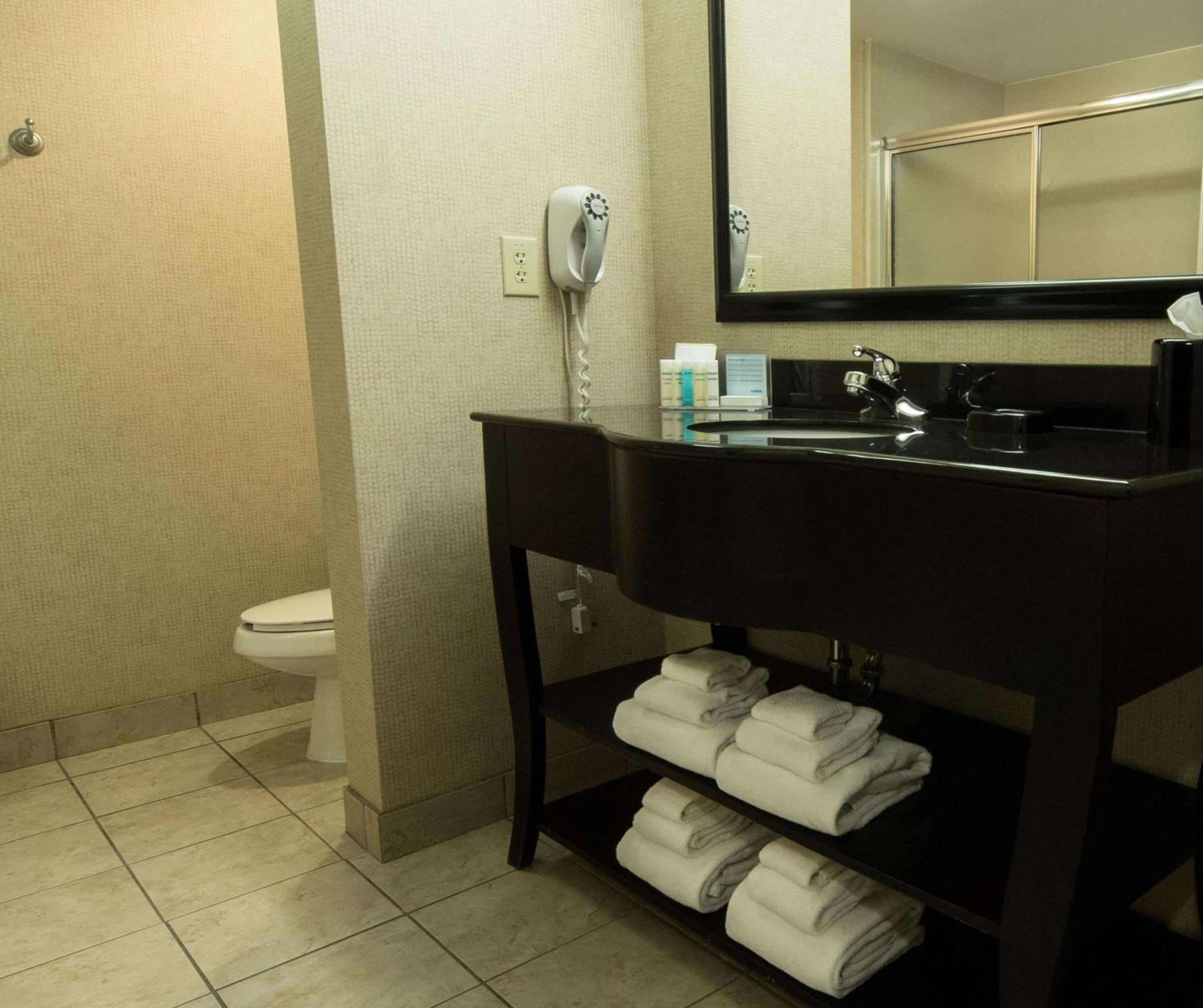 Spring Lake Vacations - Hampton Inn Spring Lake Fayetteville - Property Image 45