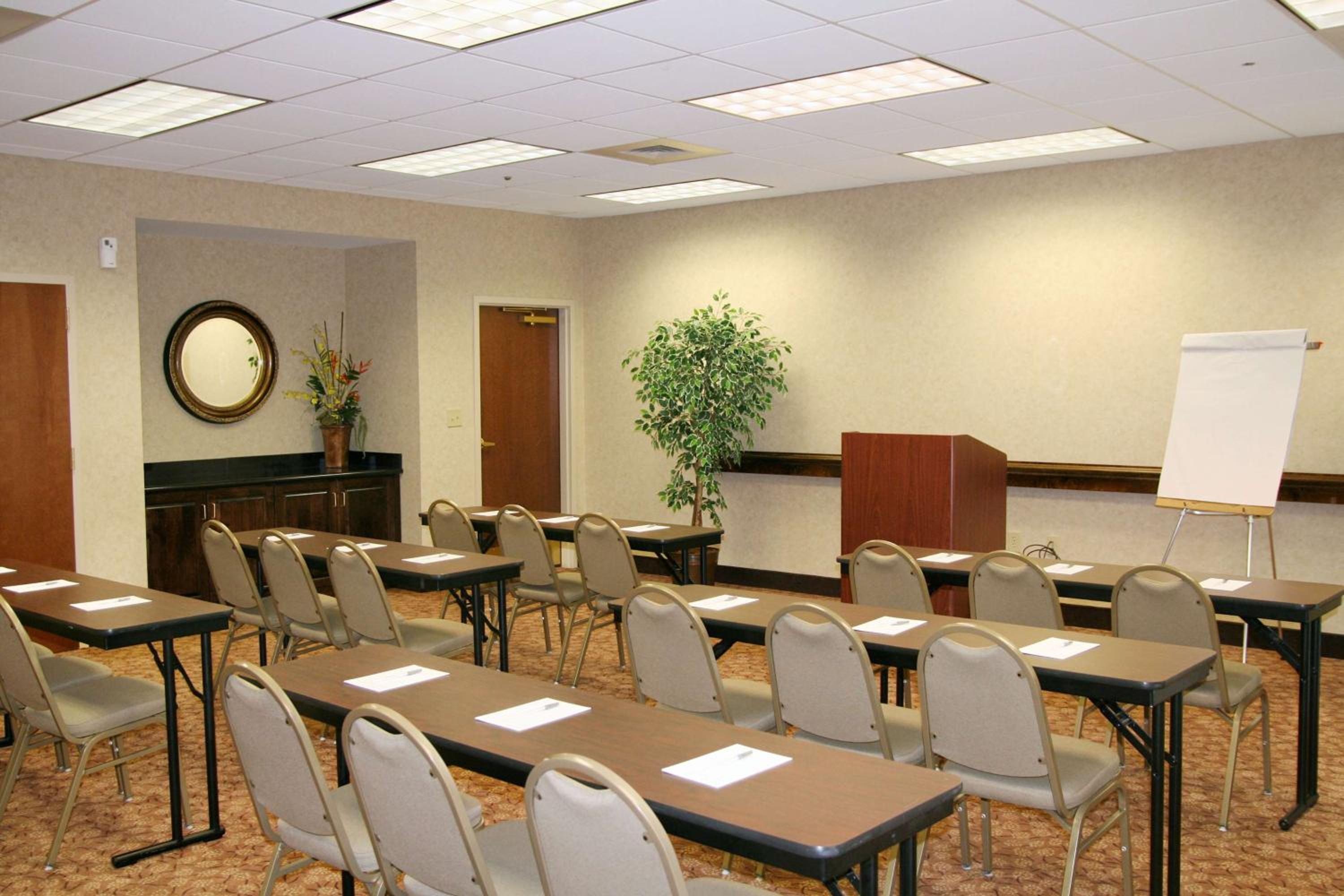 Spring Lake Vacations - Hampton Inn Spring Lake Fayetteville - Property Image 31