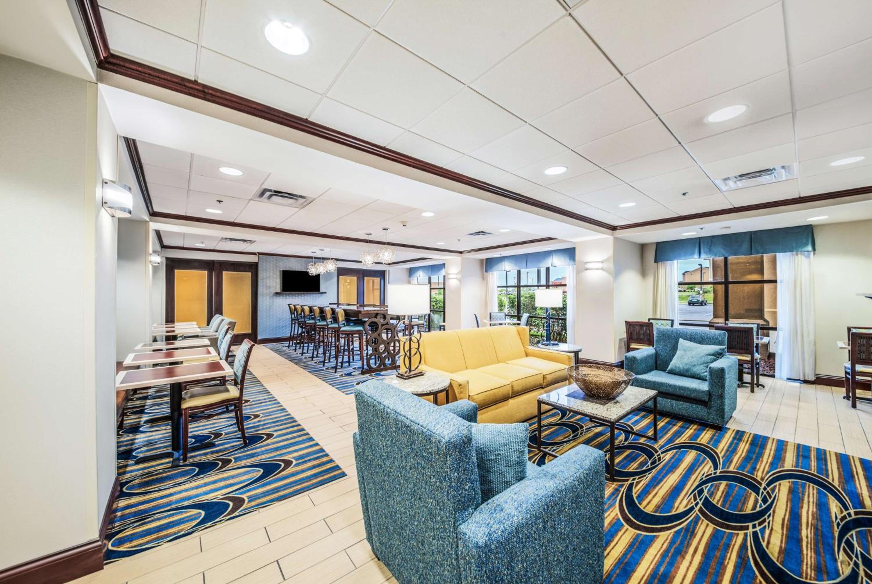 Indianapolis Vacations - Hampton Inn Greenfield - Property Image 4