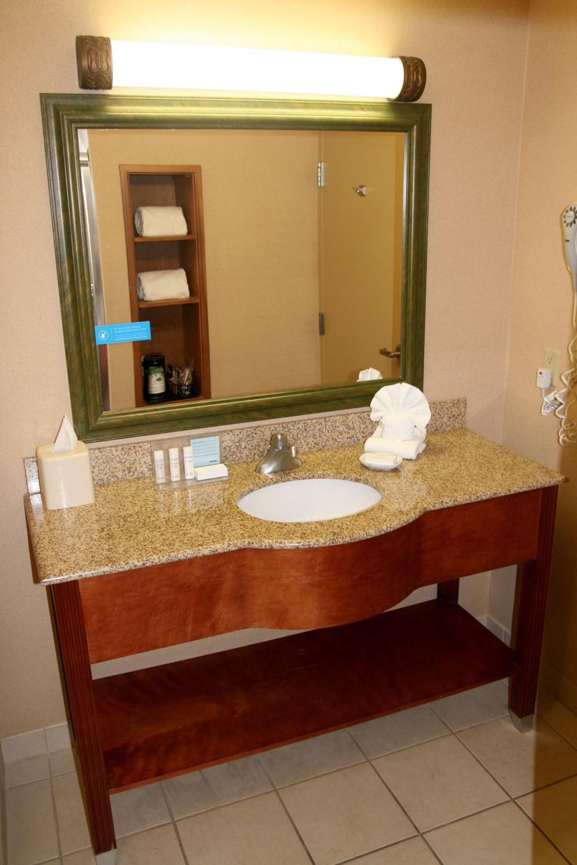 Garden City Vacations - Hampton Inn Garden City - Property Image 2