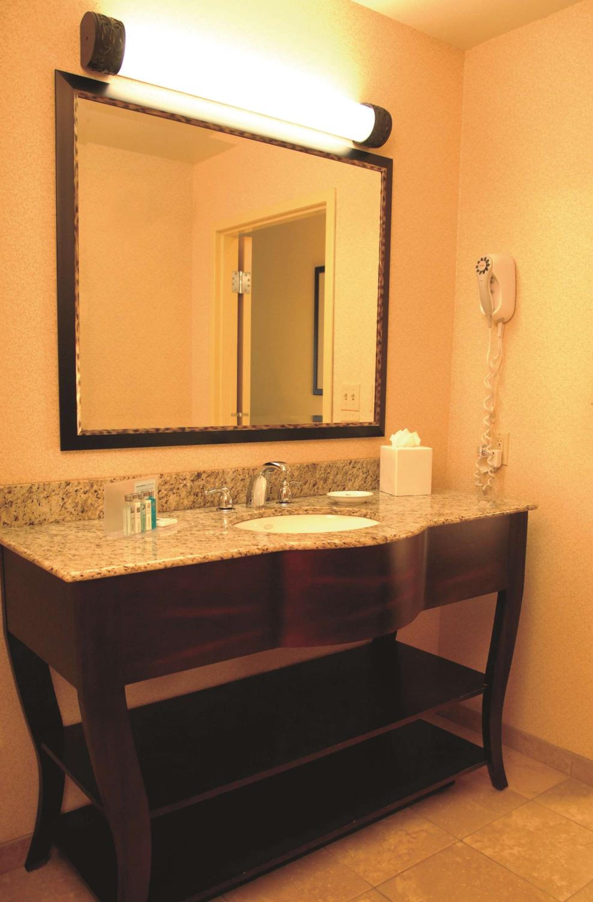 Garden City Vacations - Hampton Inn Garden City - Property Image 3