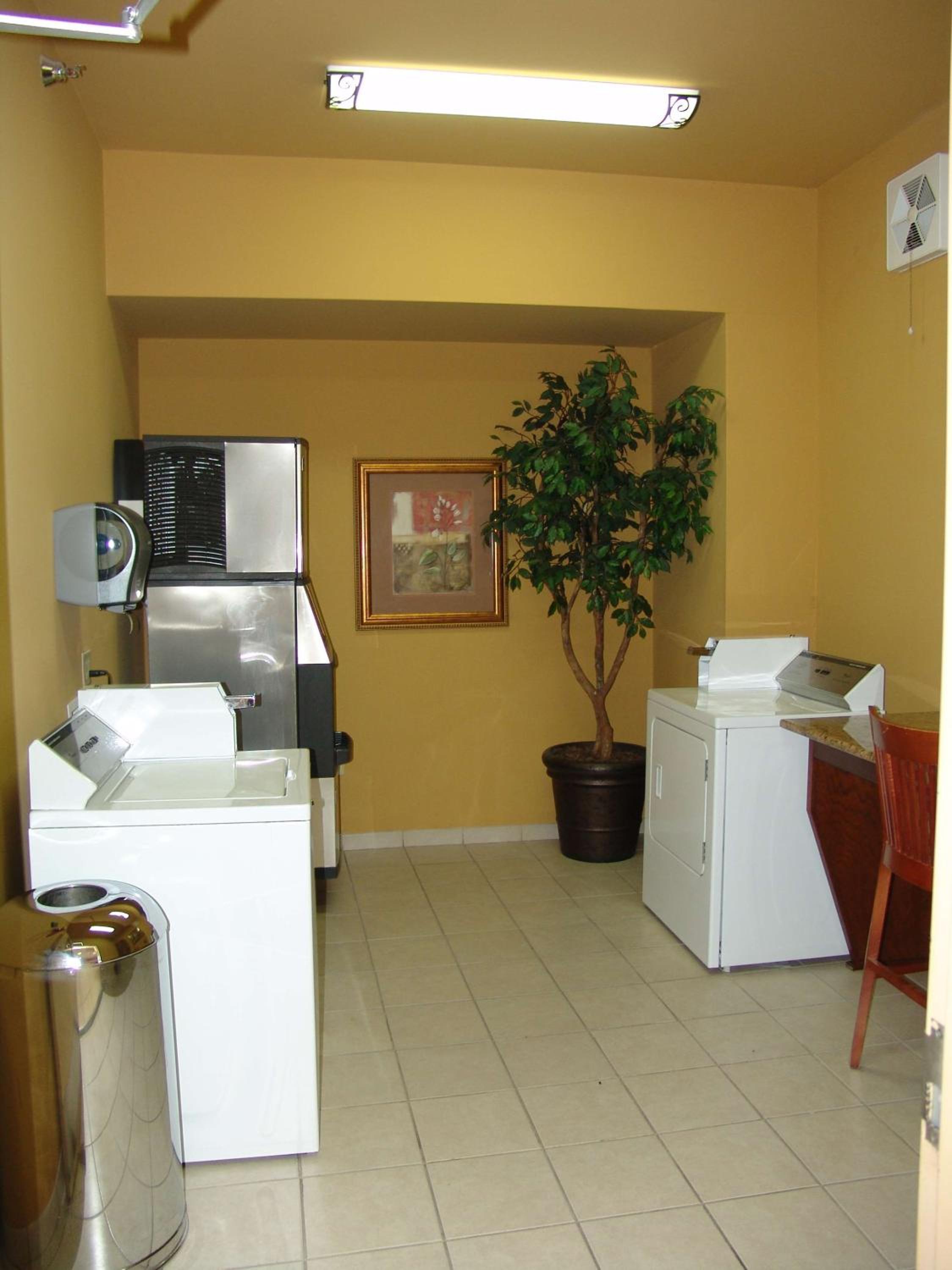 Garden City Vacations - Hampton Inn Garden City - Property Image 17