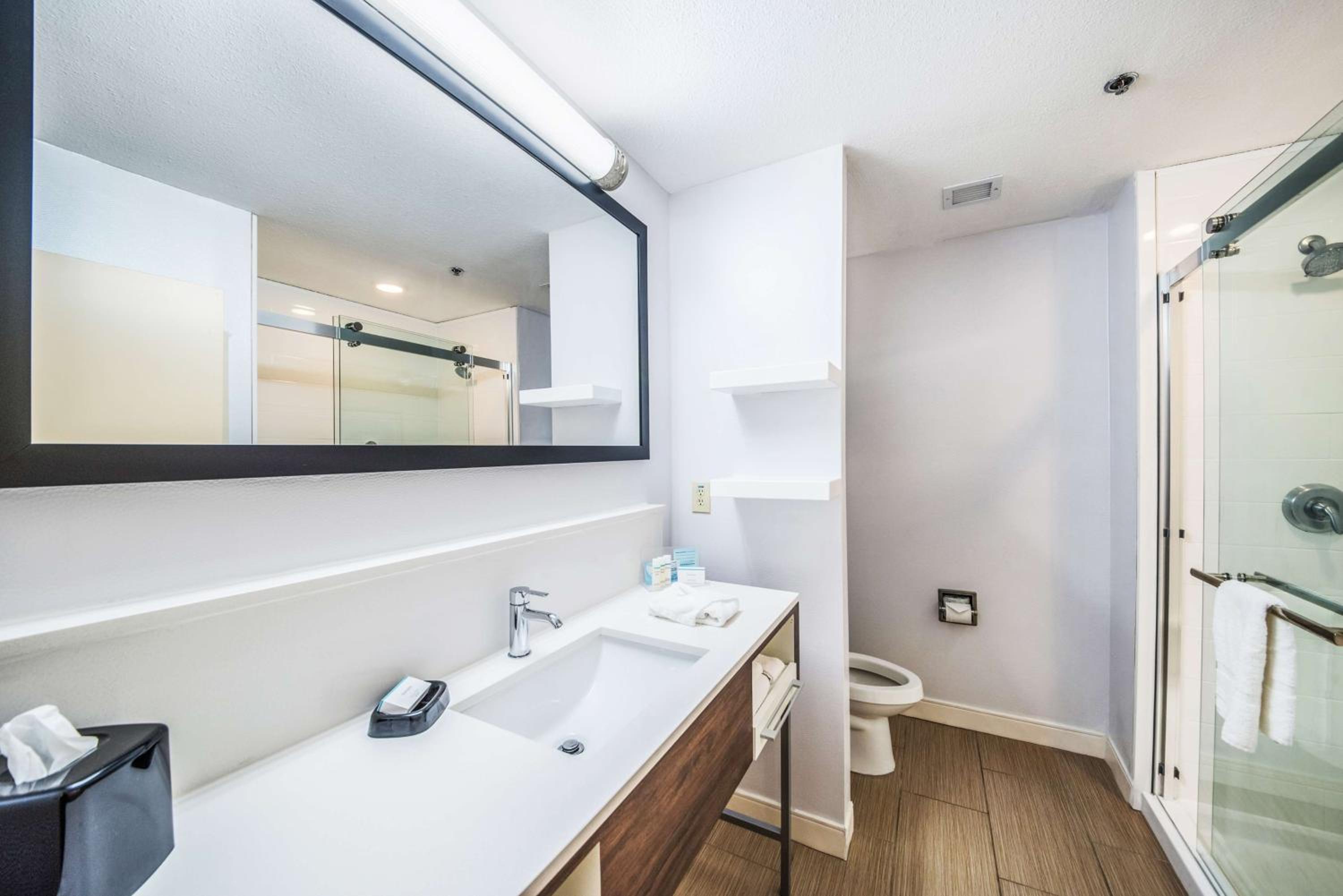 Hampton Inn Greenfield - Property Image 26