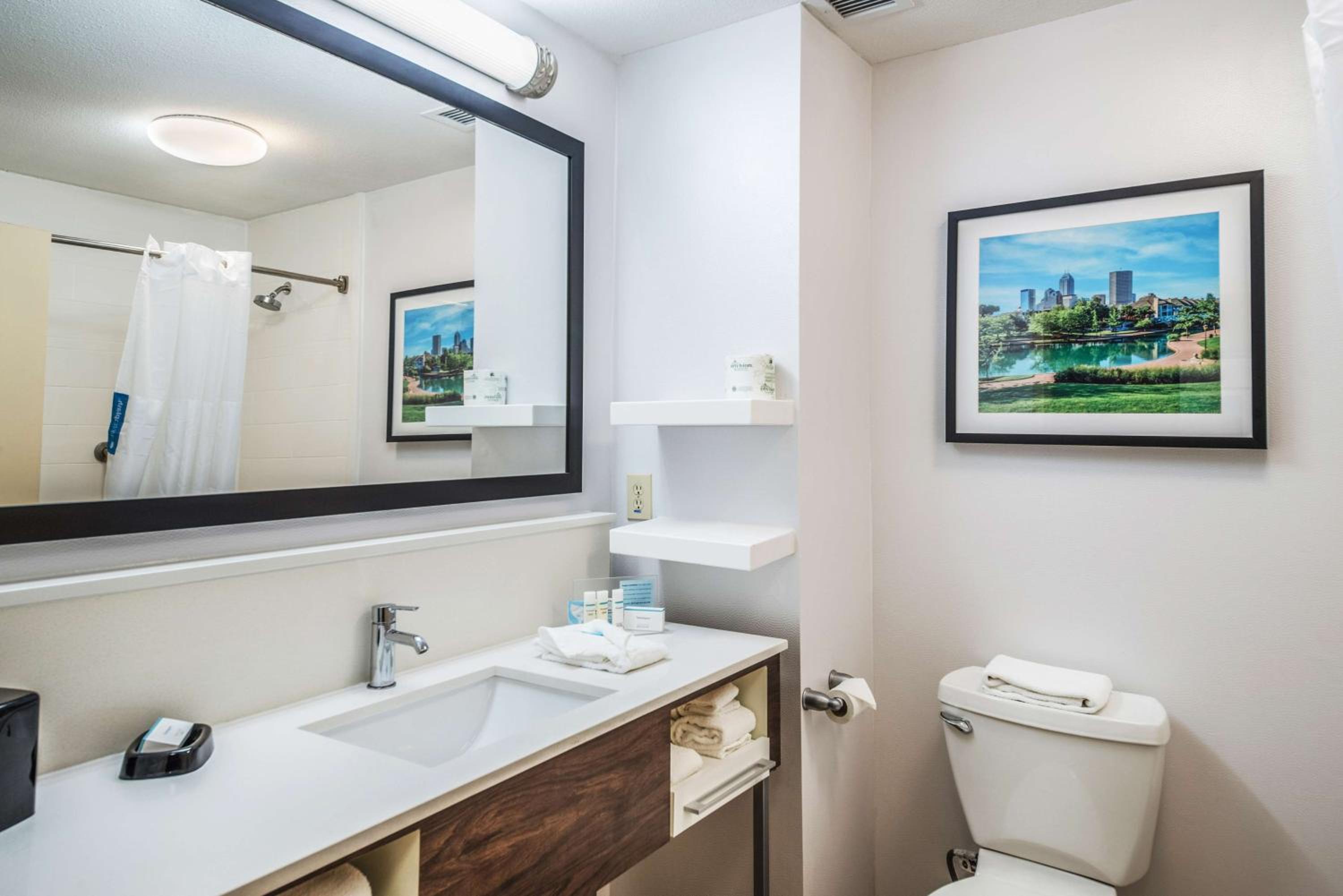 Hampton Inn Greenfield - Property Image 41