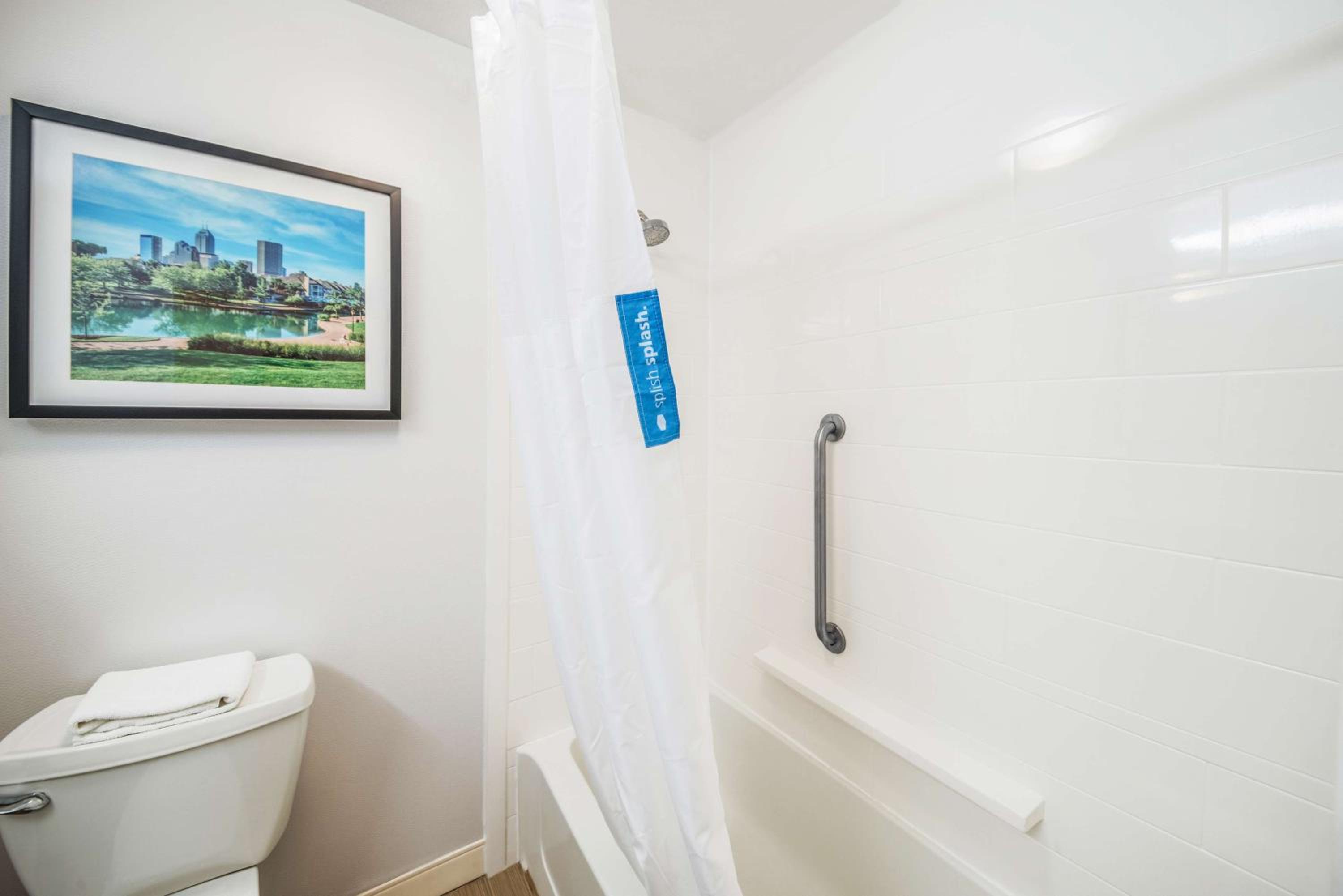 Hampton Inn Greenfield - Property Image 42