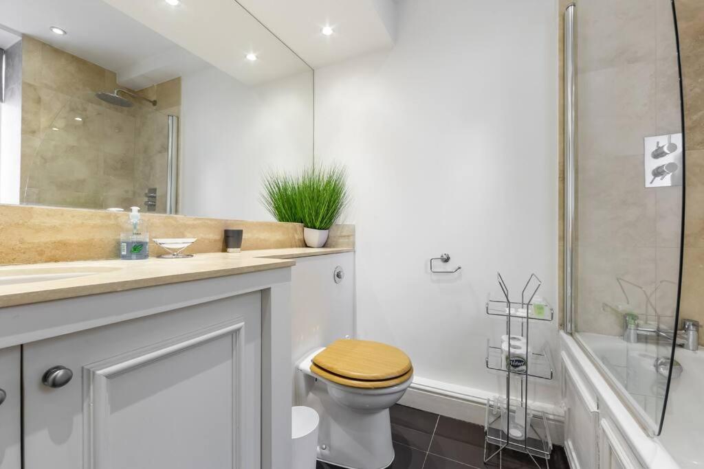 Lexham Gardens 2 Double Bed Garden Flat
