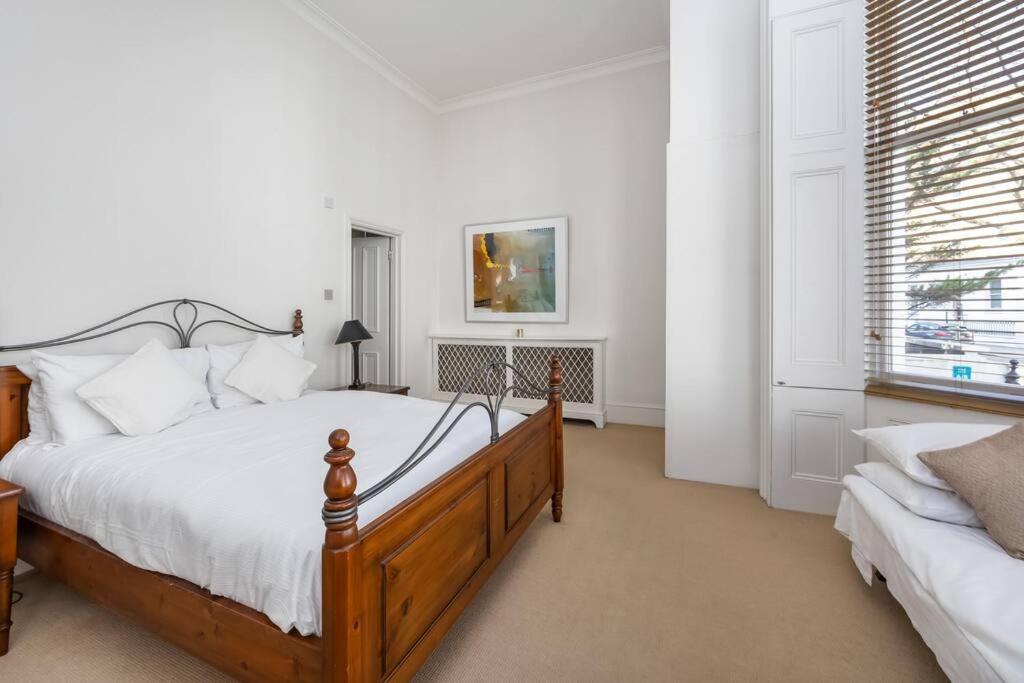 Lexham Gardens 2 Double Bed Garden Flat