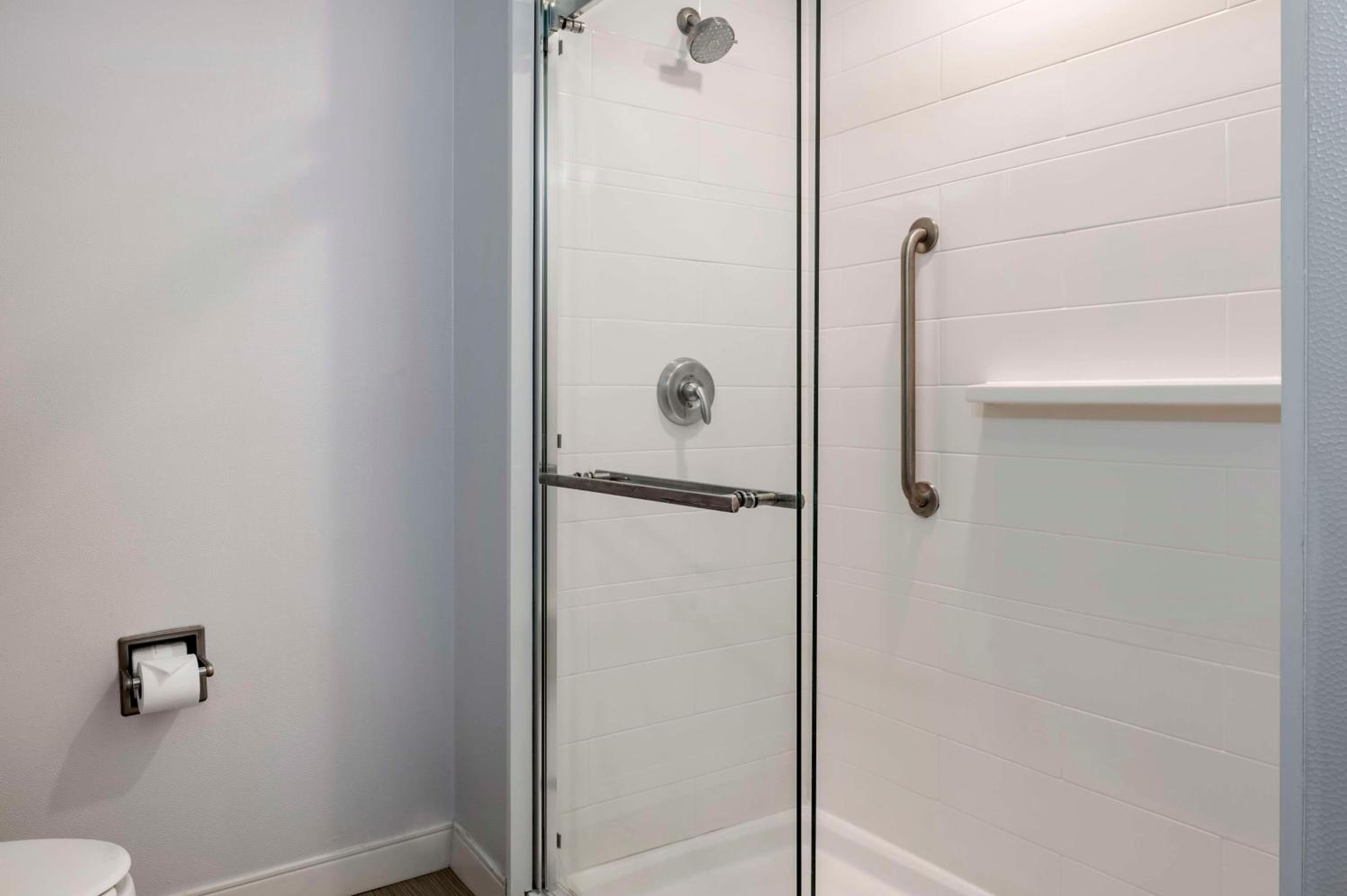 Indianapolis Vacations - Hampton Inn Greenfield - Property Image 5