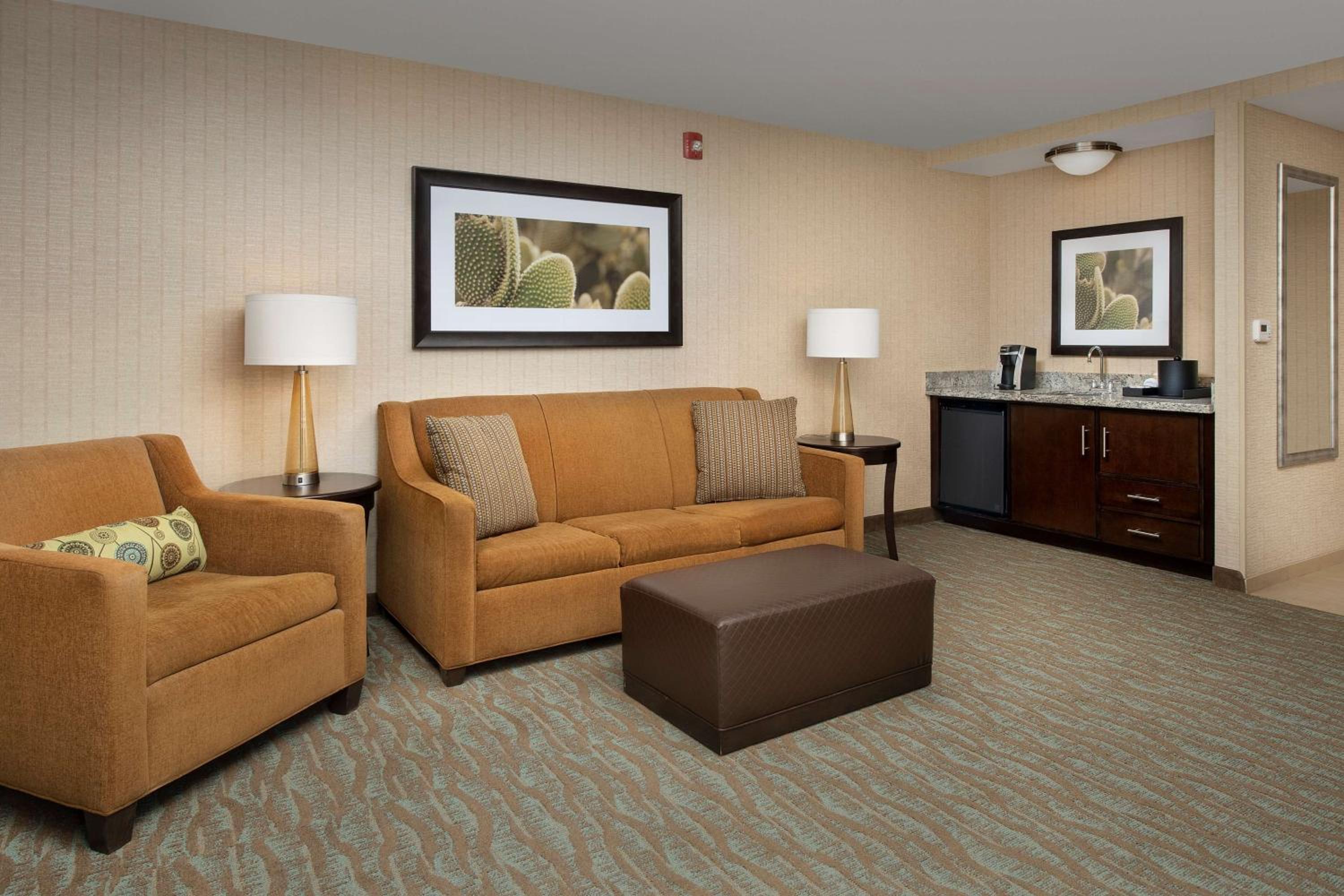 Gallup Vacations - Hilton Garden Inn Gallup - Property Image 5