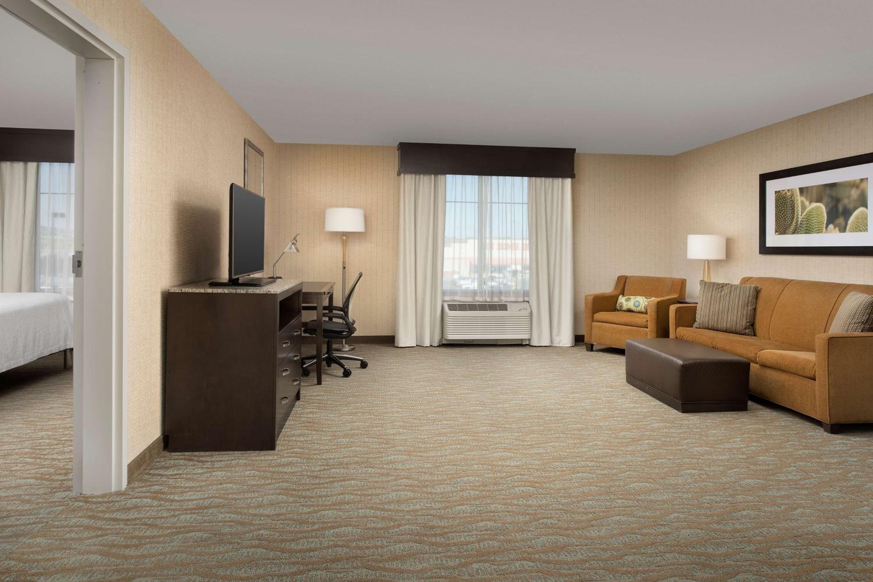 Gallup Vacations - Hilton Garden Inn Gallup - Property Image 6