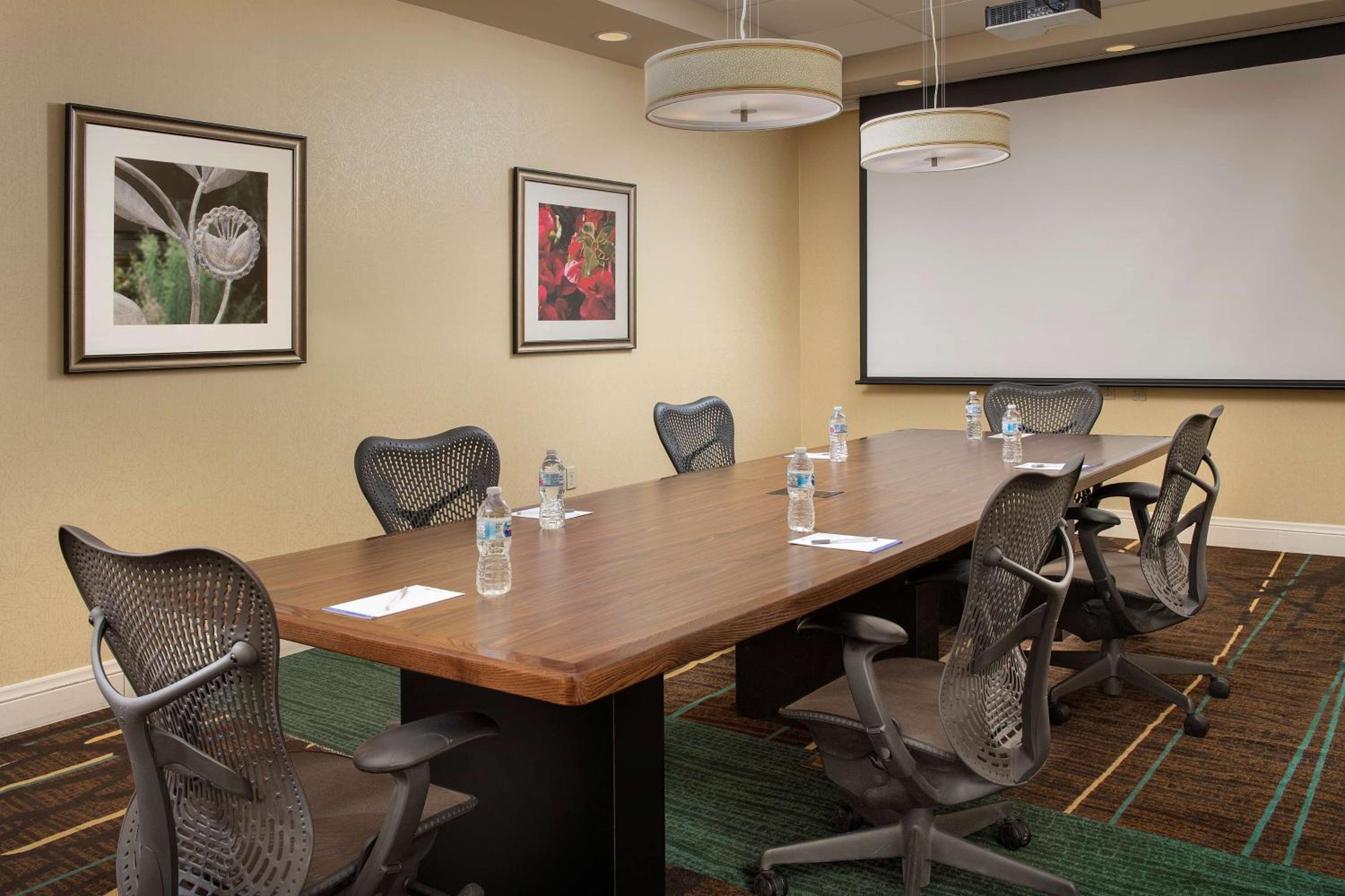 Gallup Vacations - Hilton Garden Inn Gallup - Property Image 10