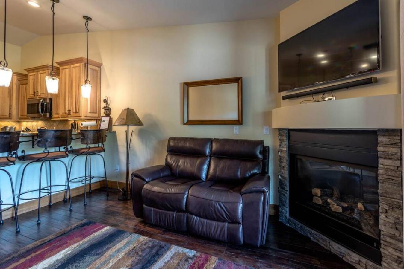 Lovely 3 BR Grand Lake Condo - Pet Friendly view 3