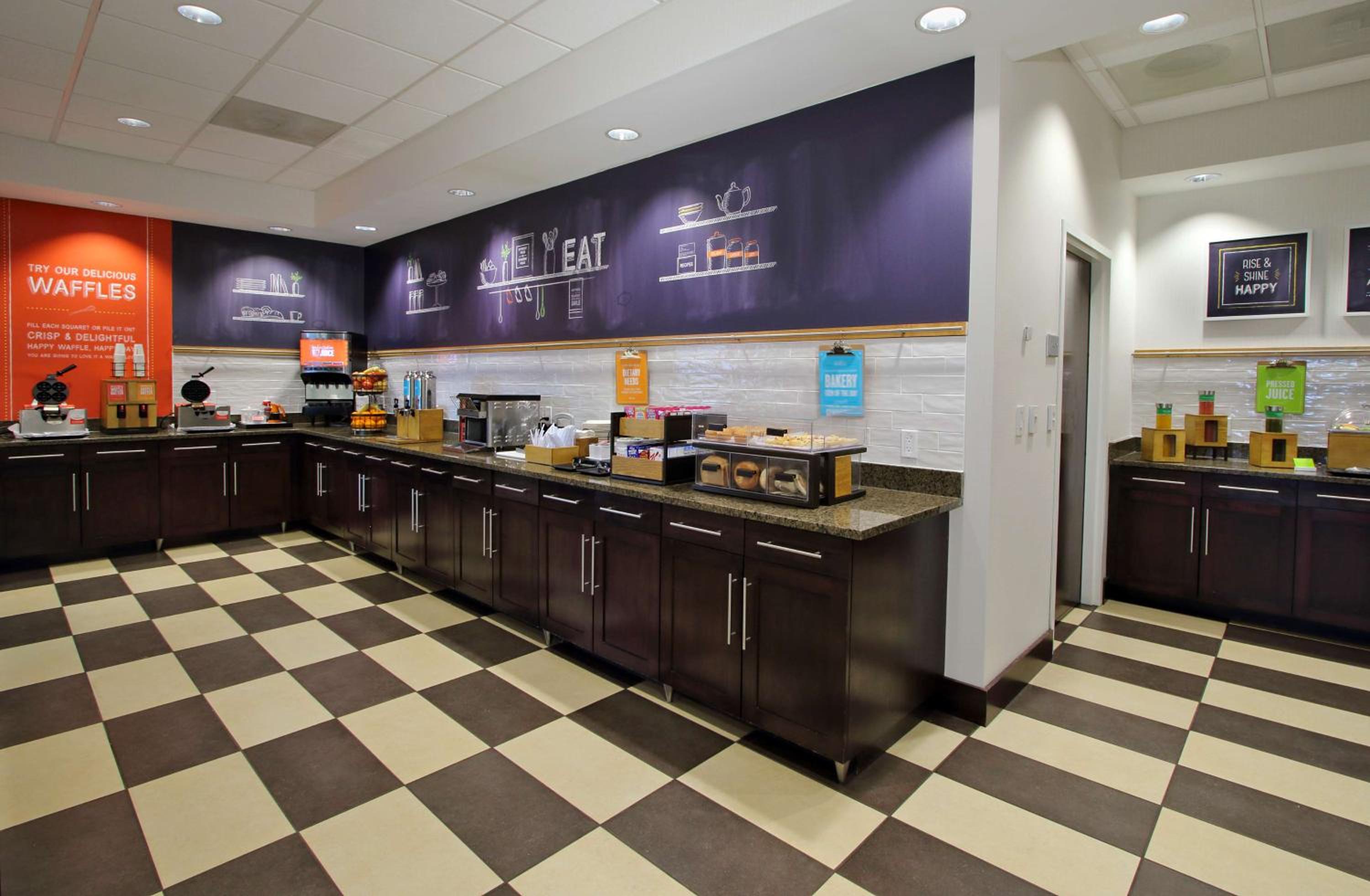 Hagerstown Vacations - Hampton Inn Hagerstown - Property Image 28