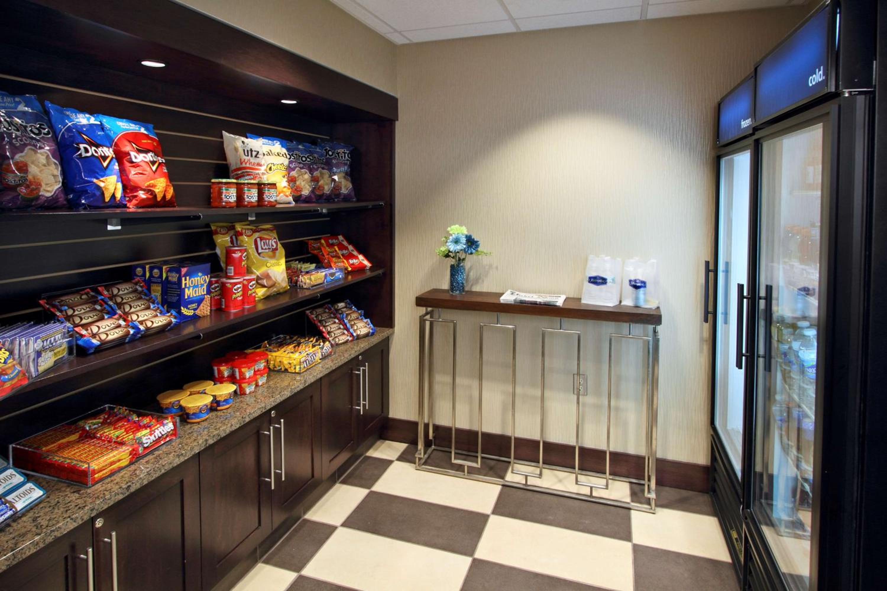Hagerstown Vacations - Hampton Inn Hagerstown - Property Image 35