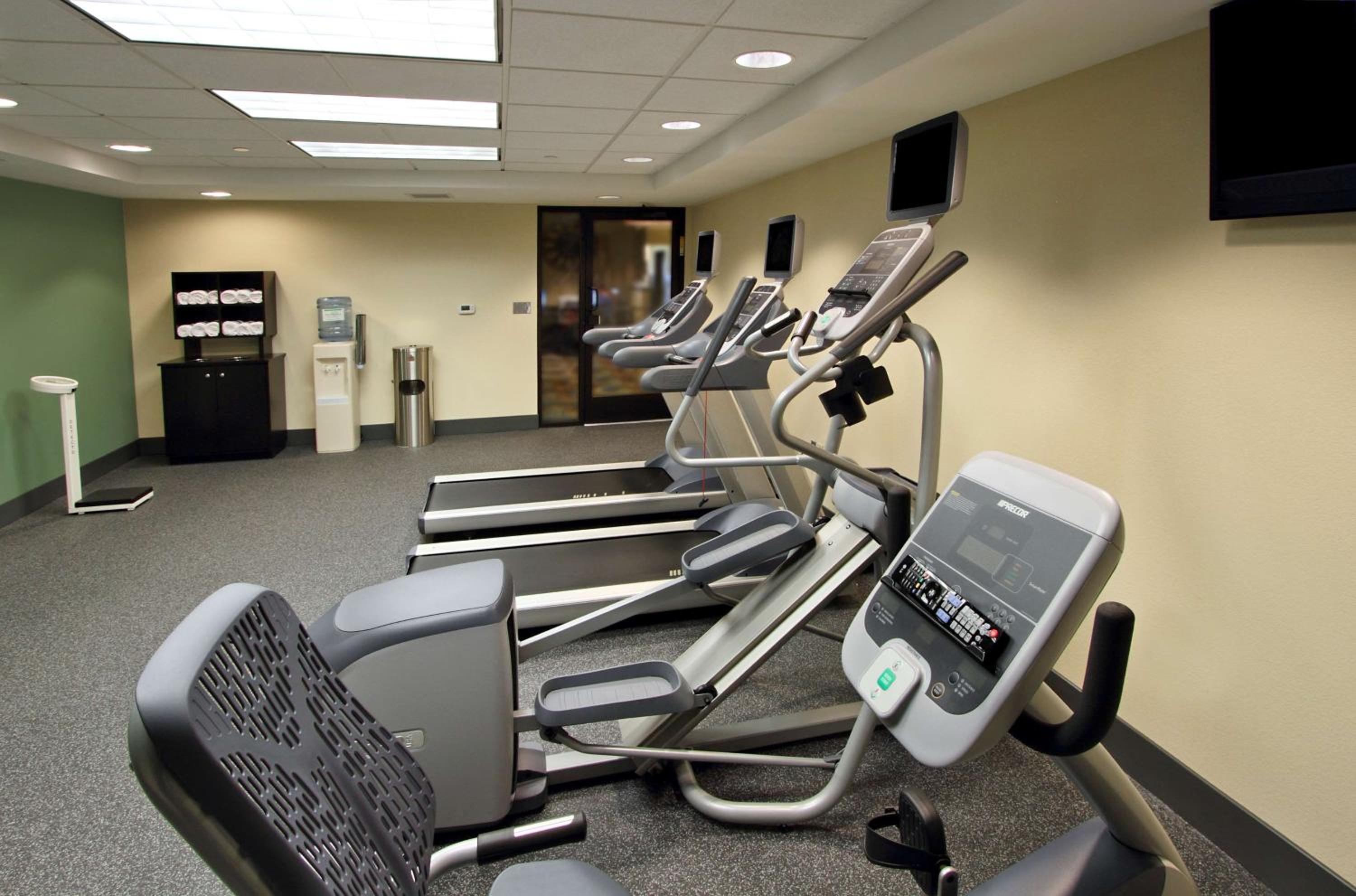 Hagerstown Vacations - Hampton Inn Hagerstown - Property Image 2
